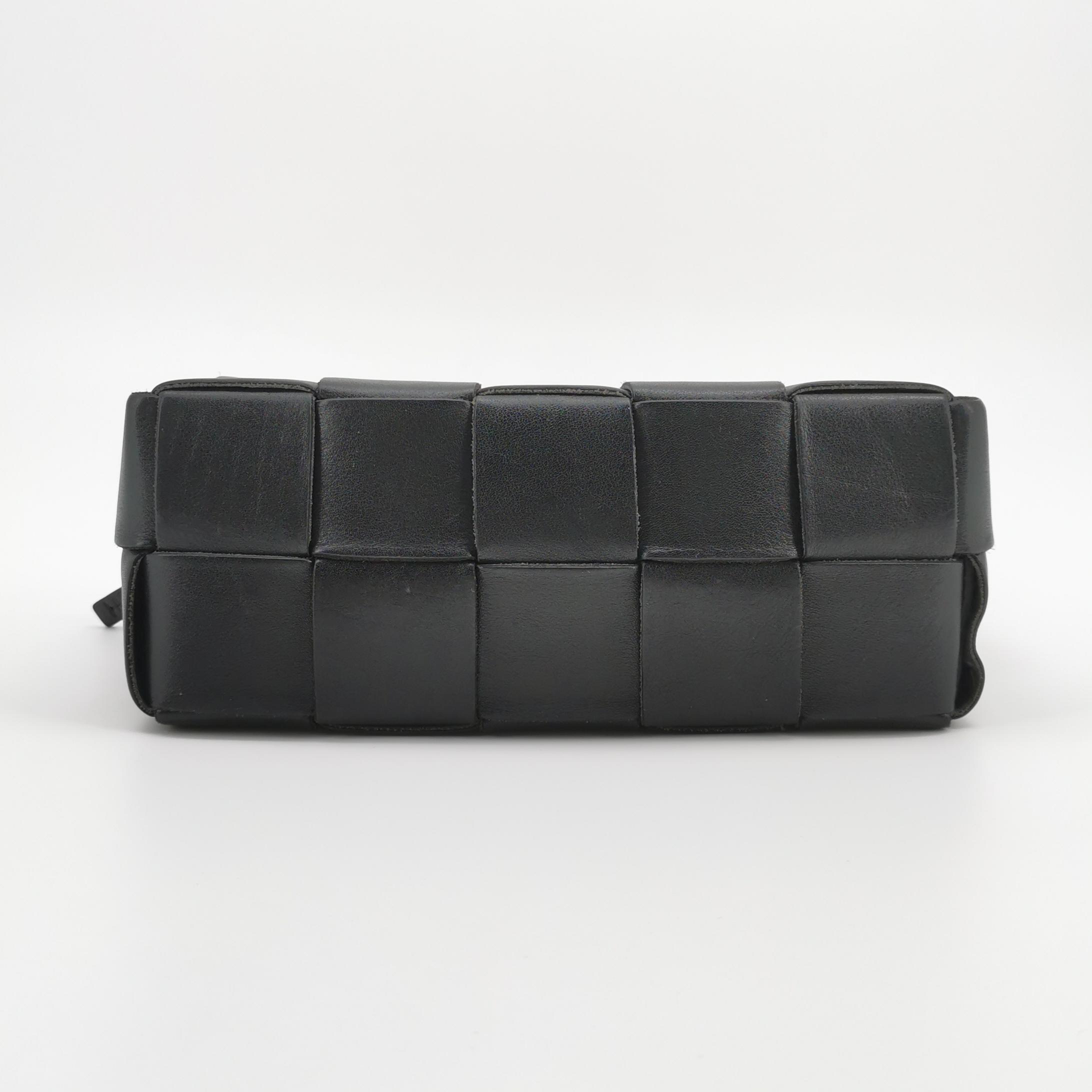 Bottega Veneta Brick Cassette Shoulder Bag Maxi Intrecciato Leather Small — photo 6 of 19