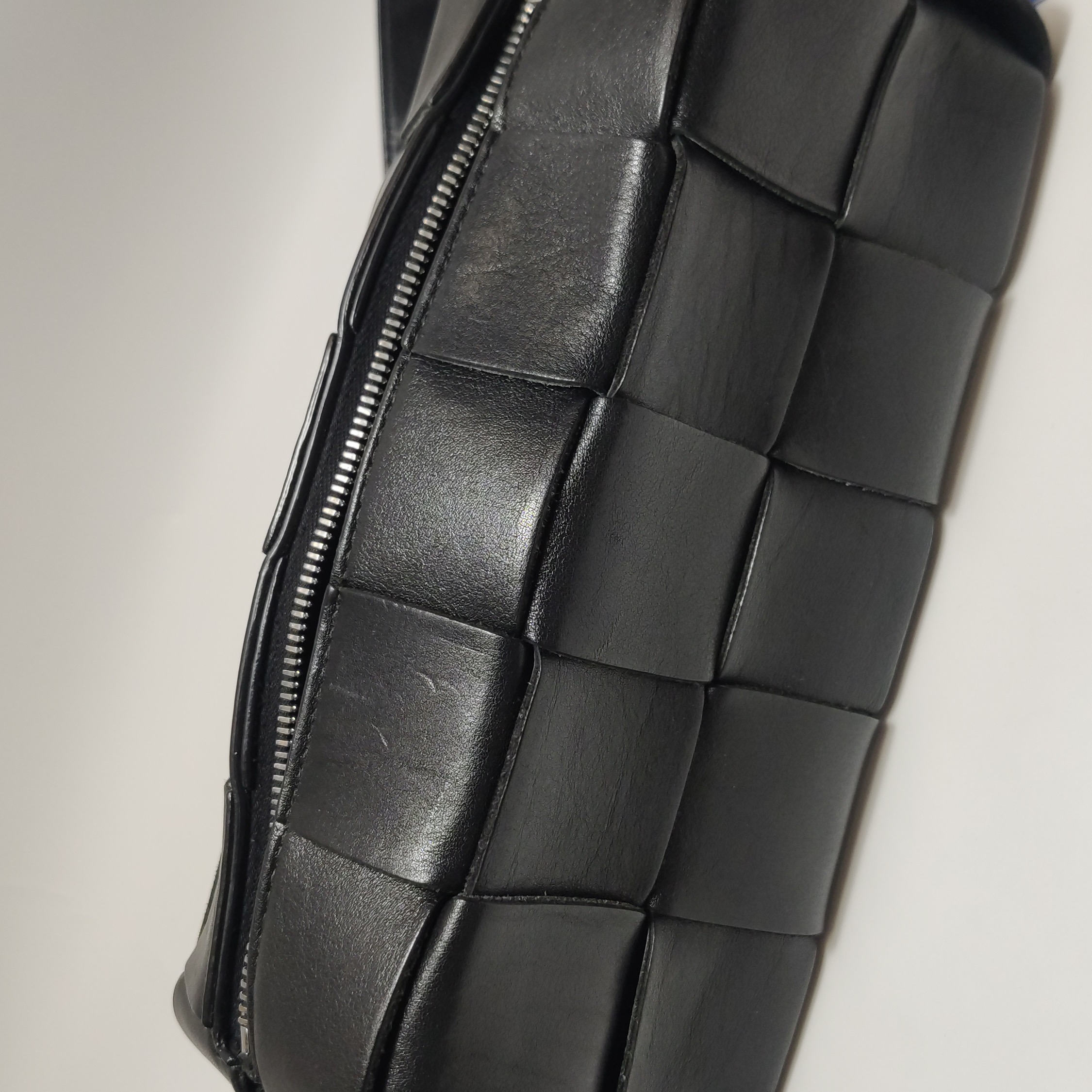 Bottega Veneta Brick Cassette Shoulder Bag Maxi Intrecciato Leather Small — photo 16 of 19