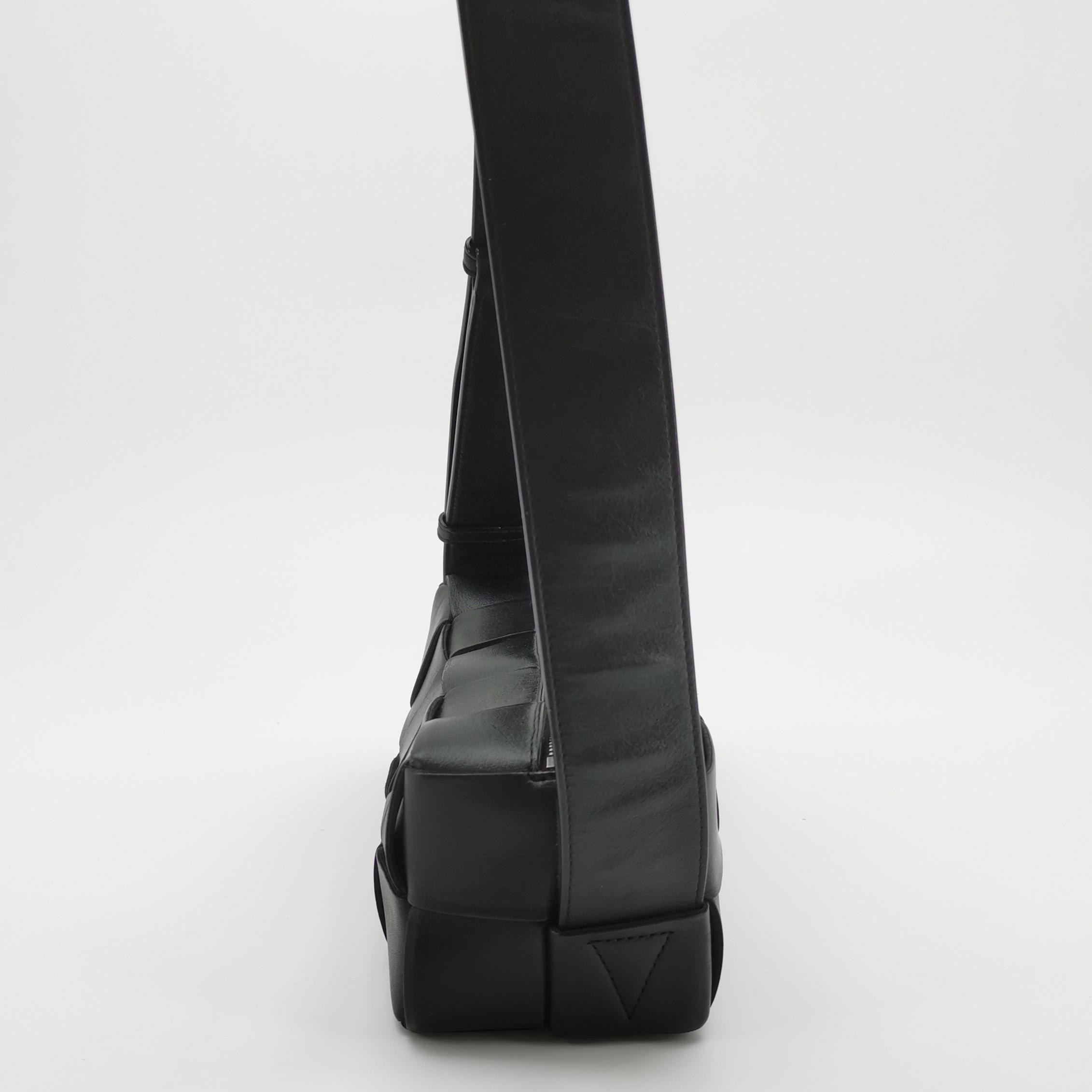 Bottega Veneta Brick Cassette Shoulder Bag Maxi Intrecciato Leather Small — photo 4 of 16