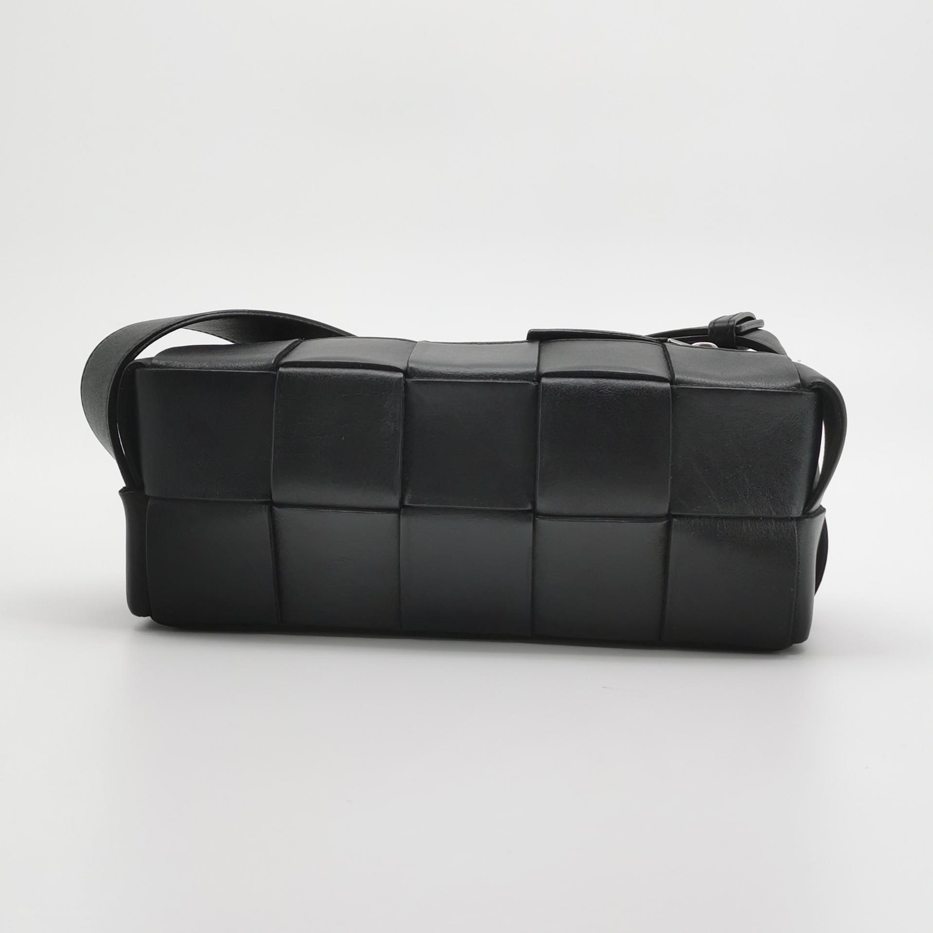 Bottega Veneta Brick Cassette Shoulder Bag Maxi Intrecciato Leather Small — photo 3 of 16