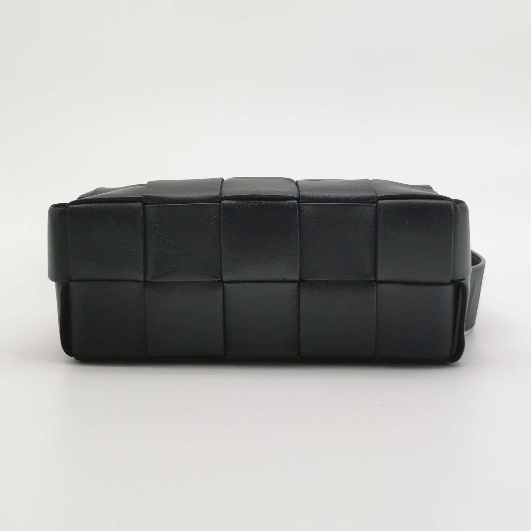 Bottega Veneta Brick Cassette Shoulder Bag Maxi Intrecciato Leather Small — photo 6 of 16