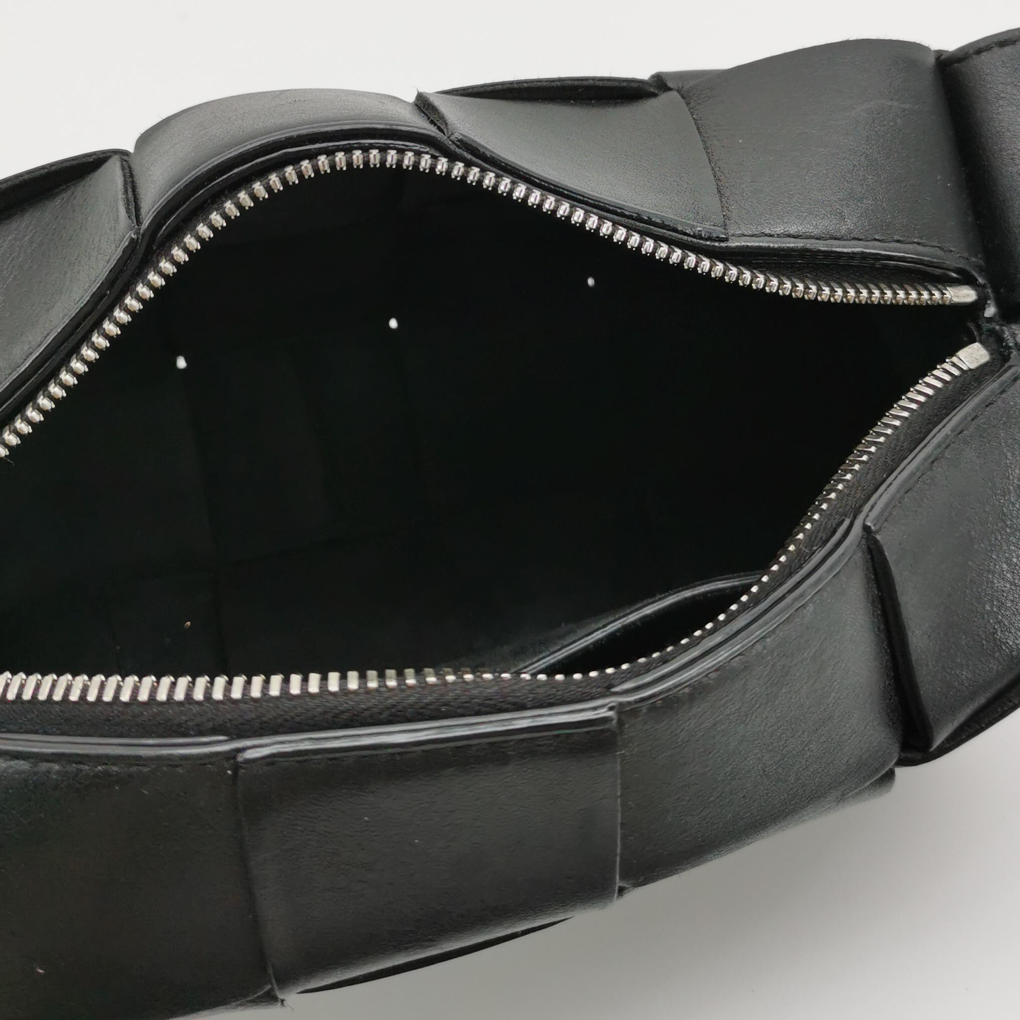 Bottega Veneta Brick Cassette Shoulder Bag Maxi Intrecciato Leather Small — photo 7 of 16