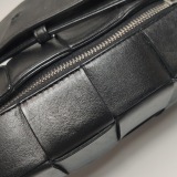 Bottega Veneta Brick Cassette Shoulder Bag Maxi Intrecciato Leather Small — thumbnail 13