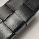 Bottega Veneta Brick Cassette Shoulder Bag Maxi Intrecciato Leather Small — thumbnail 14