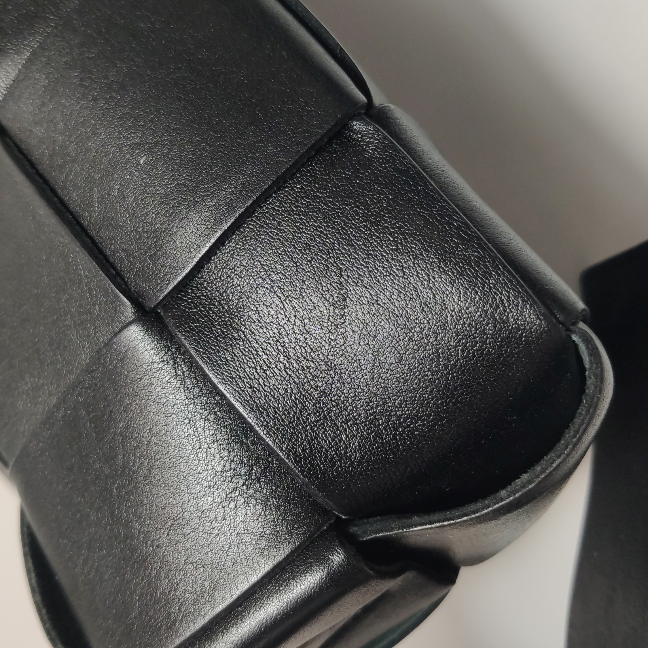 Bottega Veneta Brick Cassette Shoulder Bag Maxi Intrecciato Leather Small — photo 12 of 16