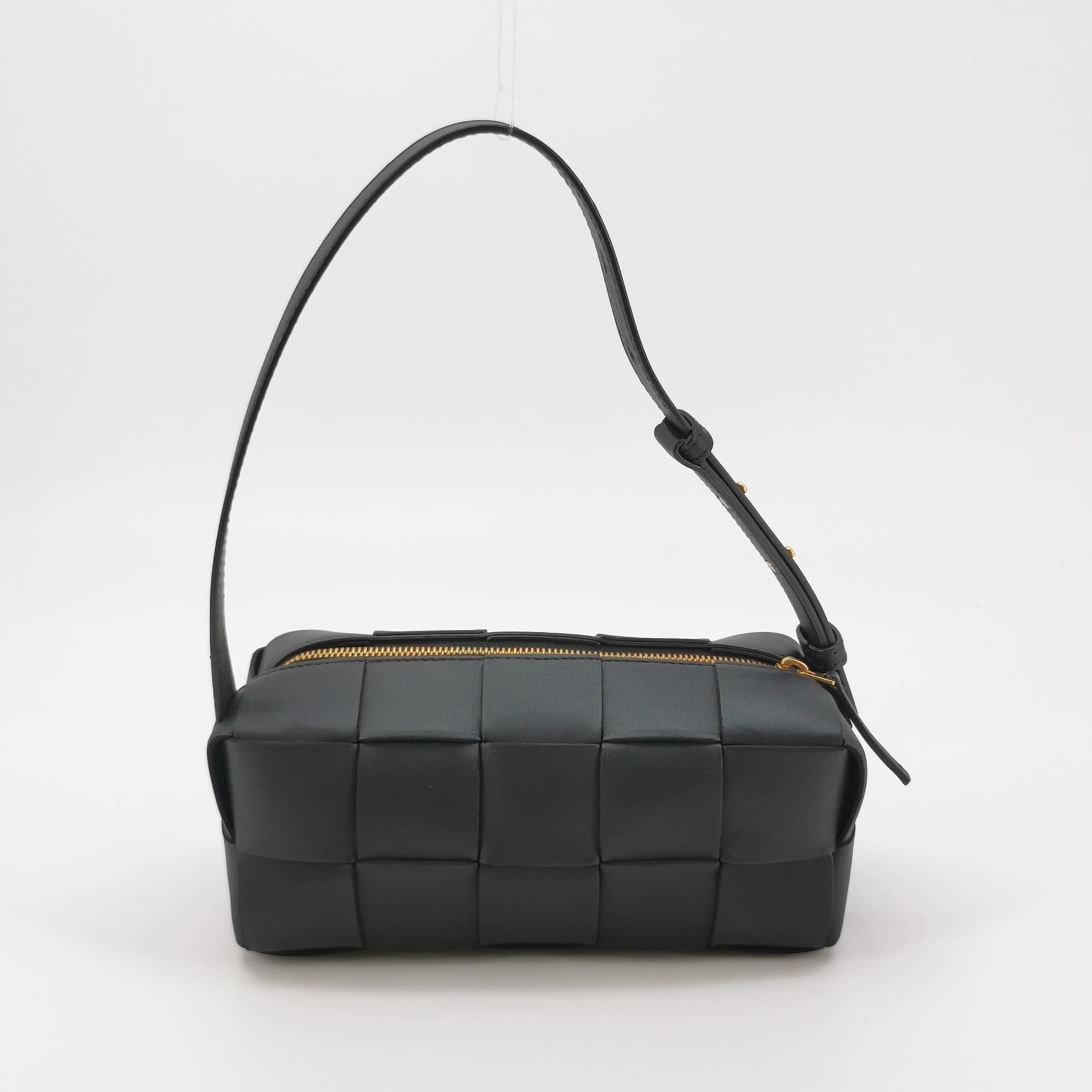 Bottega Veneta Brick Cassette Shoulder Bag Maxi Intrecciato Leather Small — photo 3 of 14