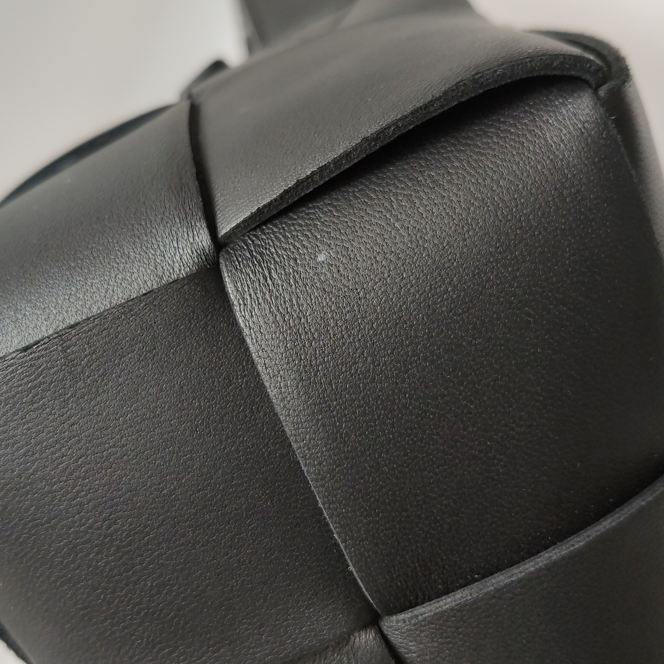 Bottega Veneta Brick Cassette Shoulder Bag Maxi Intrecciato Leather Small — photo 11 of 14