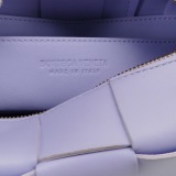 Bottega Veneta Brick Cassette Shoulder Bag Maxi Intrecciato Leather Small — thumbnail 8