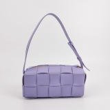 Bottega Veneta Brick Cassette Shoulder Bag Maxi Intrecciato Leather Small — thumbnail 3