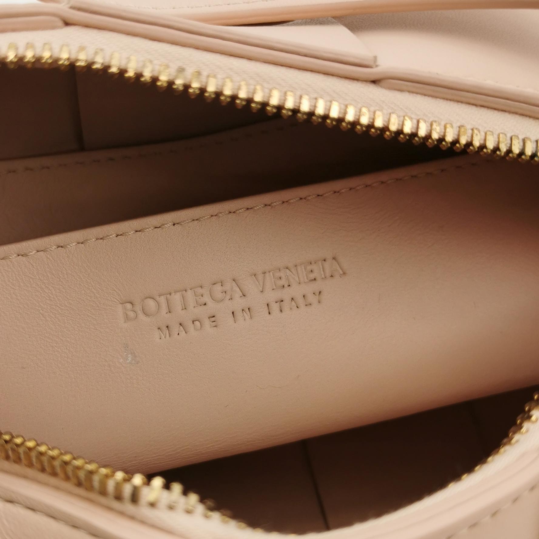 Bottega Veneta Brick Cassette Shoulder Bag Maxi Intrecciato Leather Small — photo 8 of 17