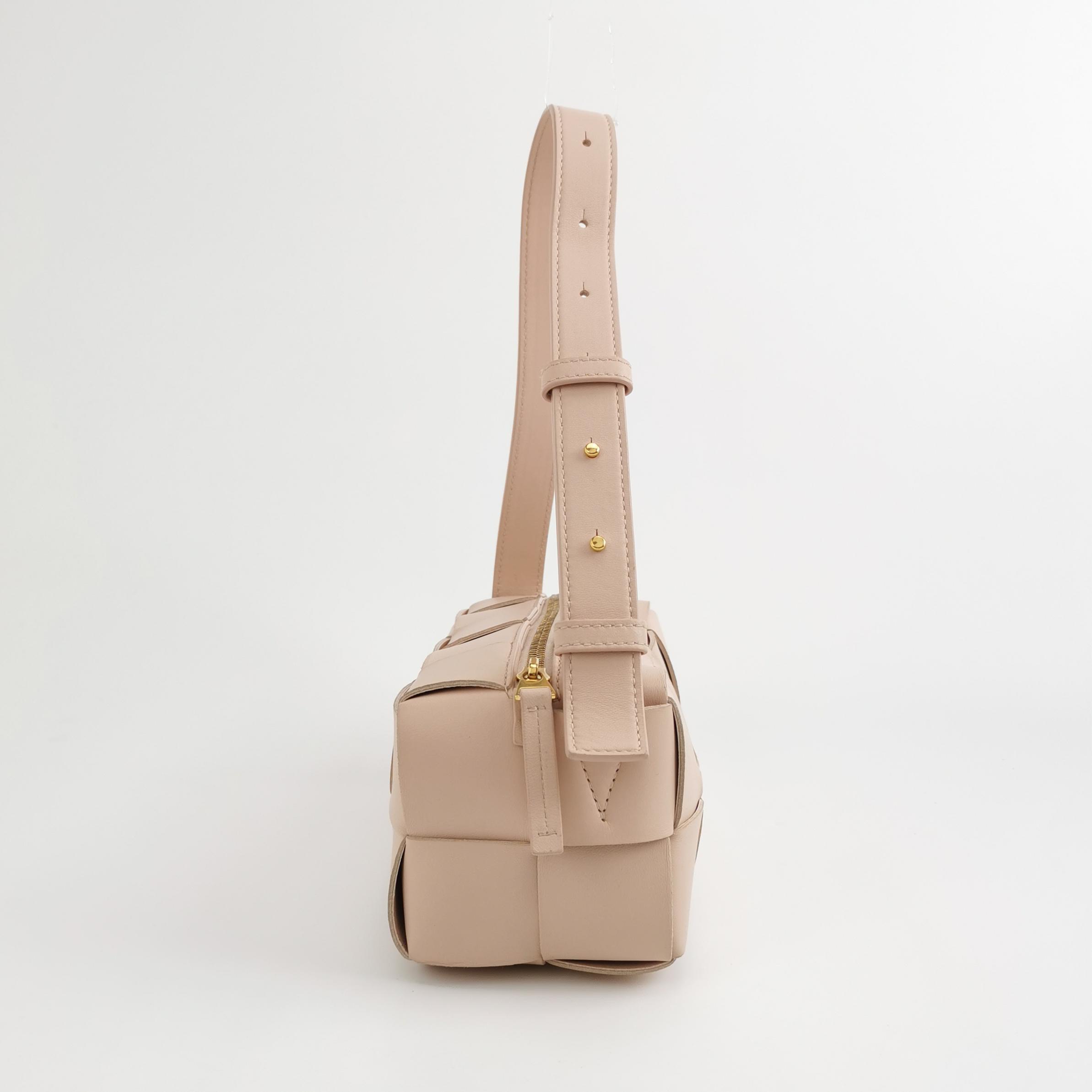 Bottega Veneta Brick Cassette Shoulder Bag Maxi Intrecciato Leather Small — photo 4 of 14