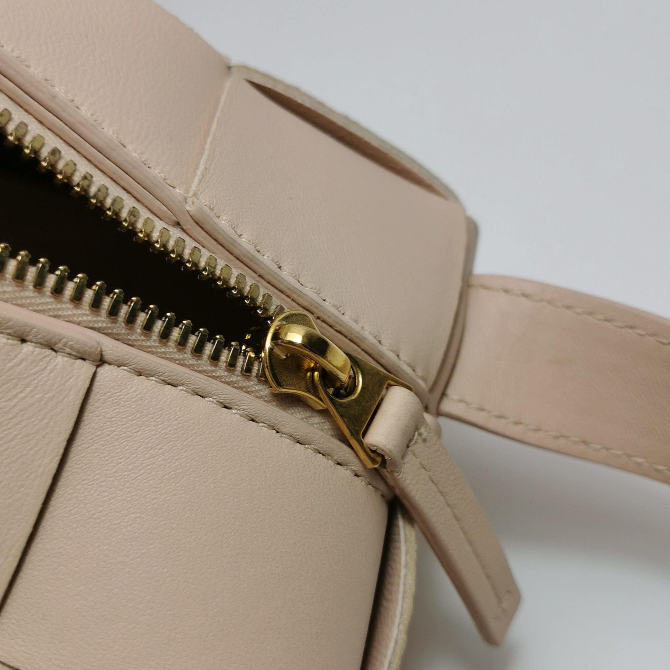 Bottega Veneta Brick Cassette Shoulder Bag Maxi Intrecciato Leather Small — photo 10 of 14