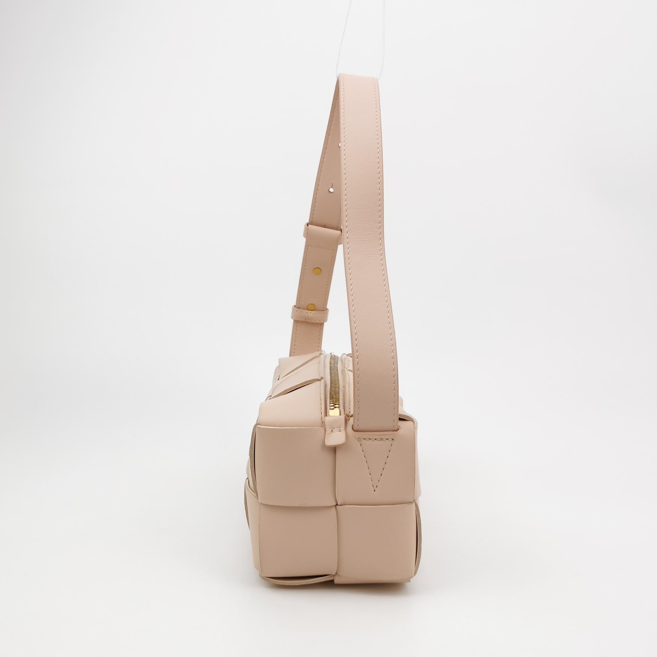 Bottega Veneta Brick Cassette Shoulder Bag Maxi Intrecciato Leather Small — photo 4 of 16