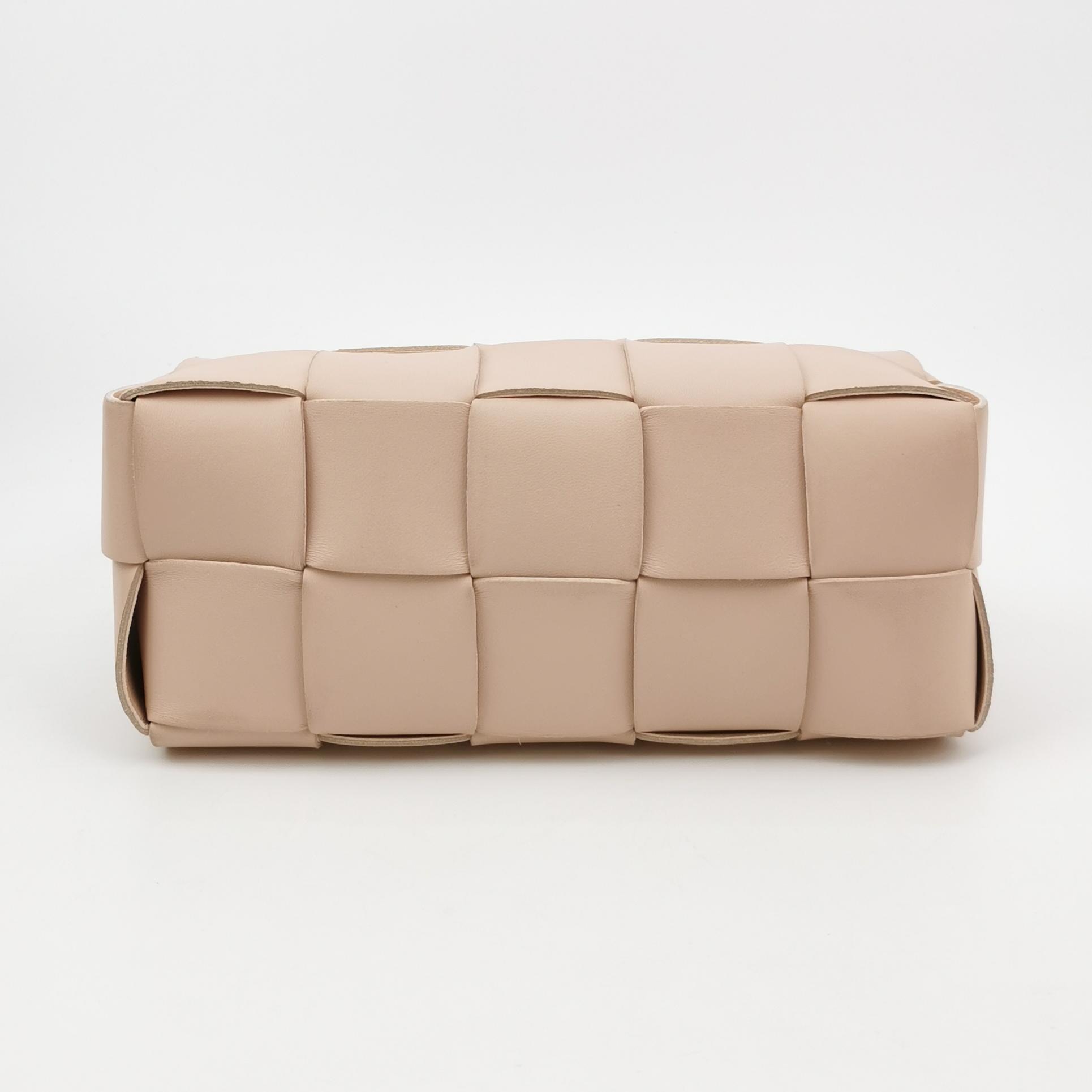 Bottega Veneta Brick Cassette Shoulder Bag Maxi Intrecciato Leather Small — photo 6 of 16