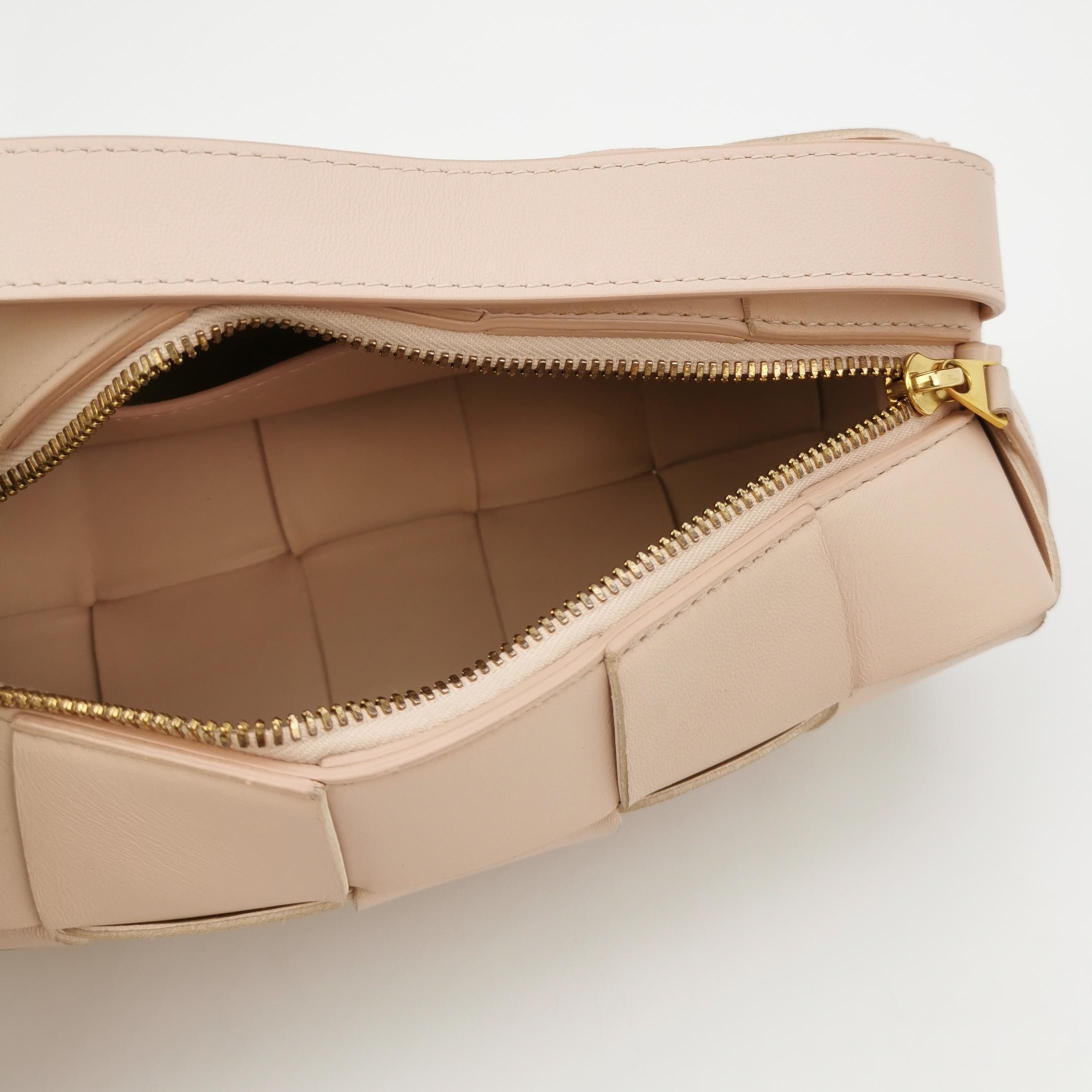 Bottega Veneta Brick Cassette Shoulder Bag Maxi Intrecciato Leather Small — photo 7 of 16