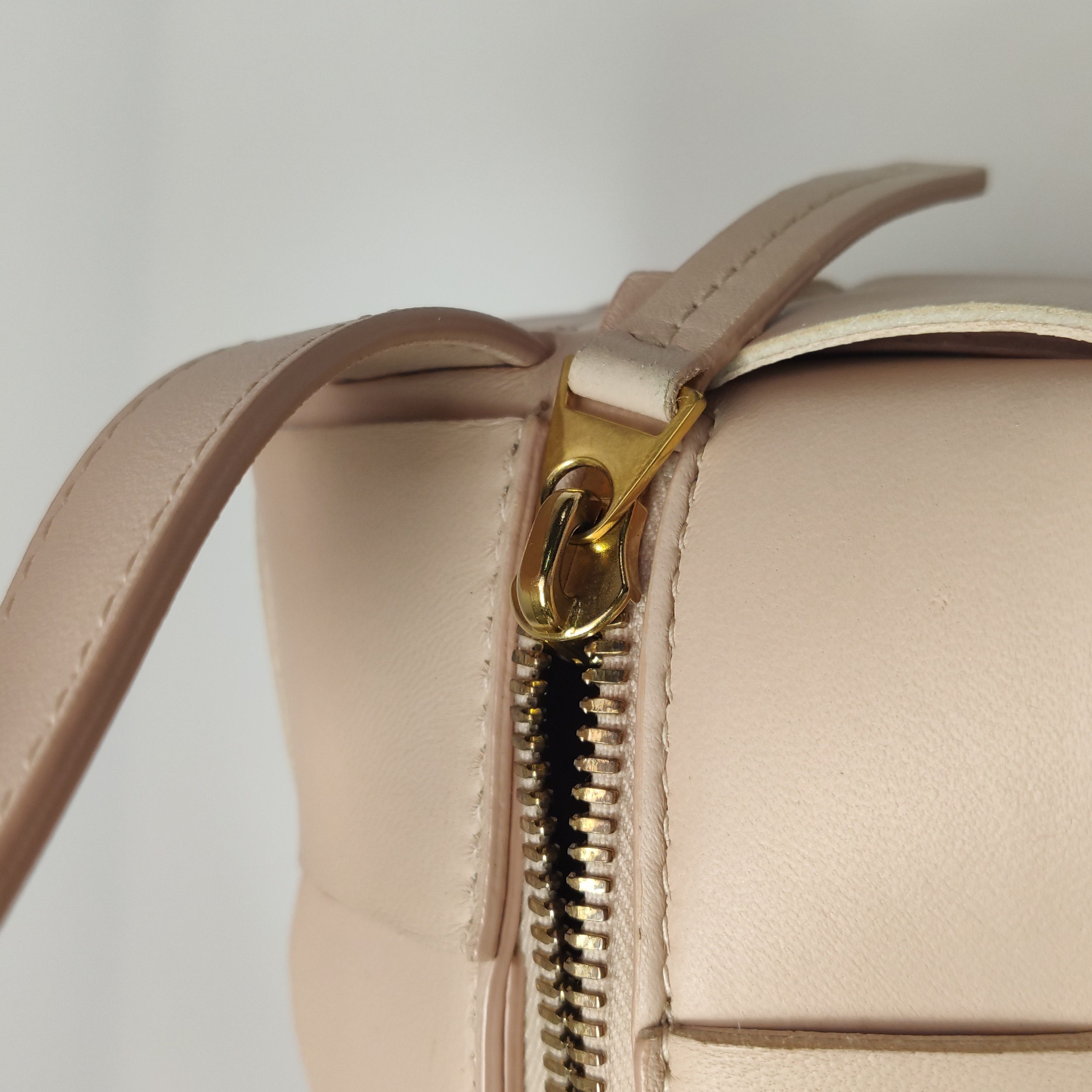 Bottega Veneta Brick Cassette Shoulder Bag Maxi Intrecciato Leather Small — photo 9 of 16