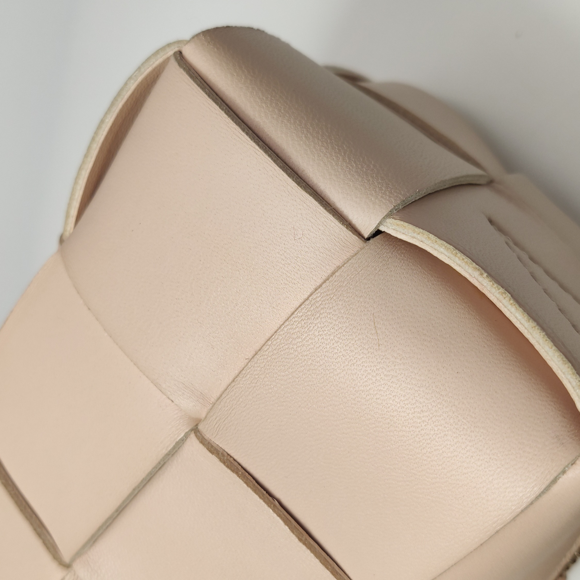 Bottega Veneta Brick Cassette Shoulder Bag Maxi Intrecciato Leather Small — photo 13 of 16