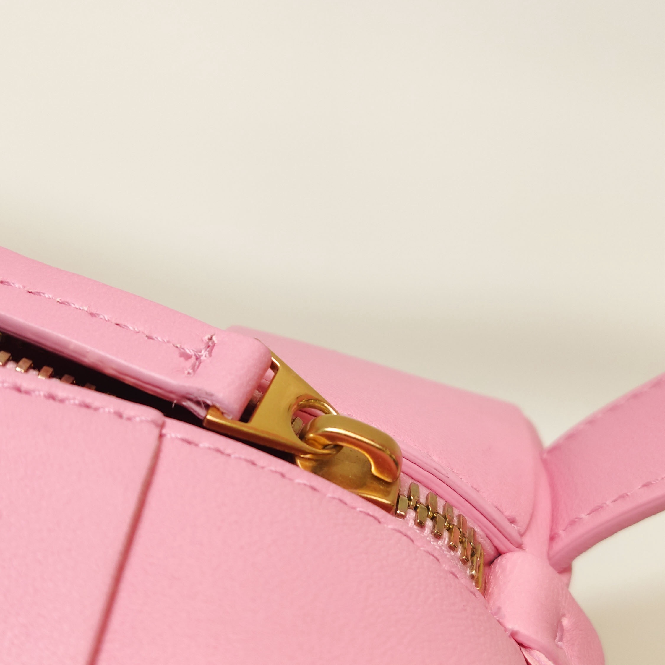 Bottega Veneta Brick Cassette Shoulder Bag Maxi Intrecciato Leather Small — photo 9 of 15