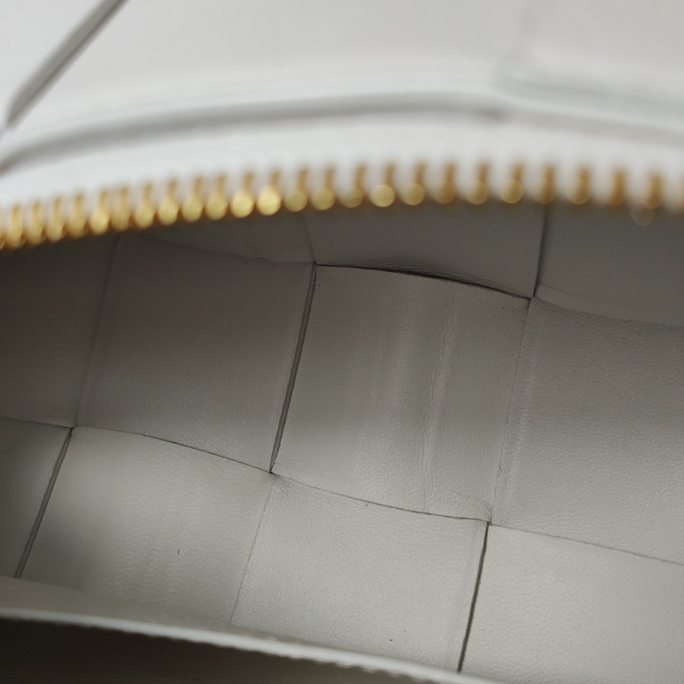 Bottega Veneta Brick Cassette Shoulder Bag Maxi Intrecciato Leather Small — photo 9 of 14