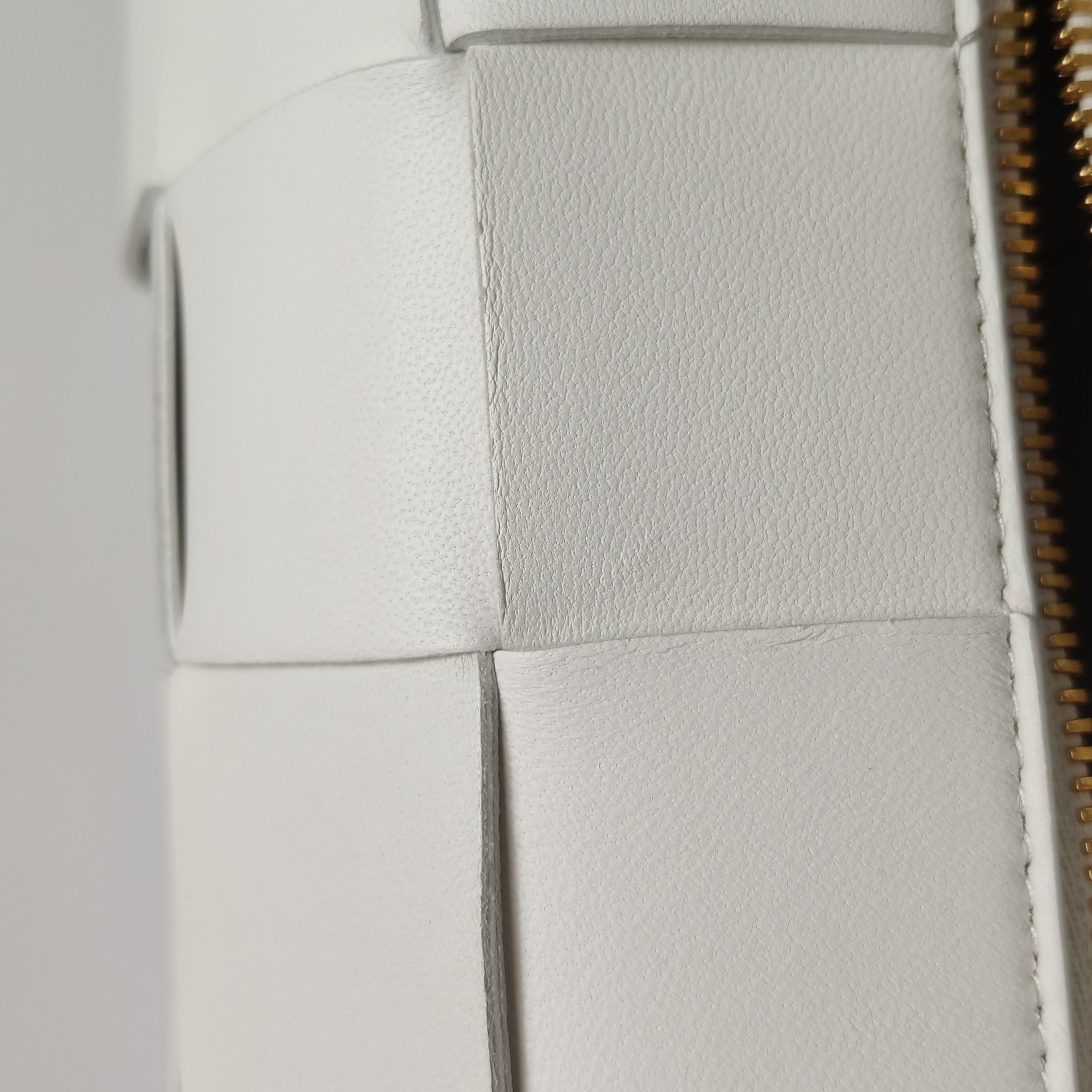 Bottega Veneta Brick Cassette Shoulder Bag Maxi Intrecciato Leather Small — photo 11 of 14