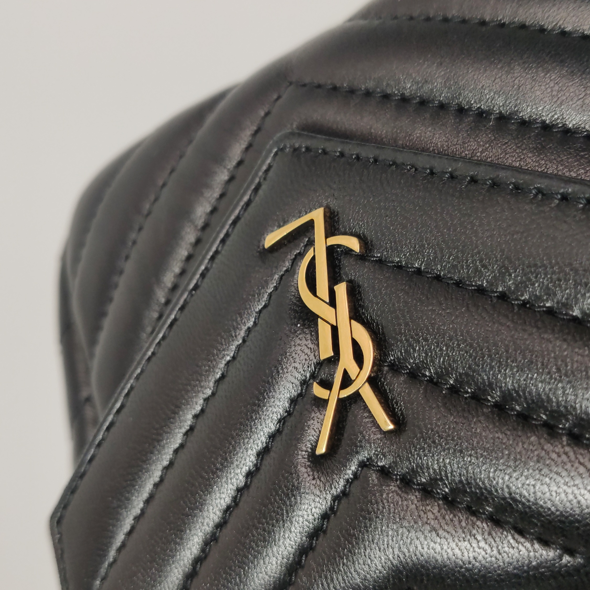 Saint Laurent Joe Bucket Bag Matelasse Chevron Leather Mini — photo 11 of 15