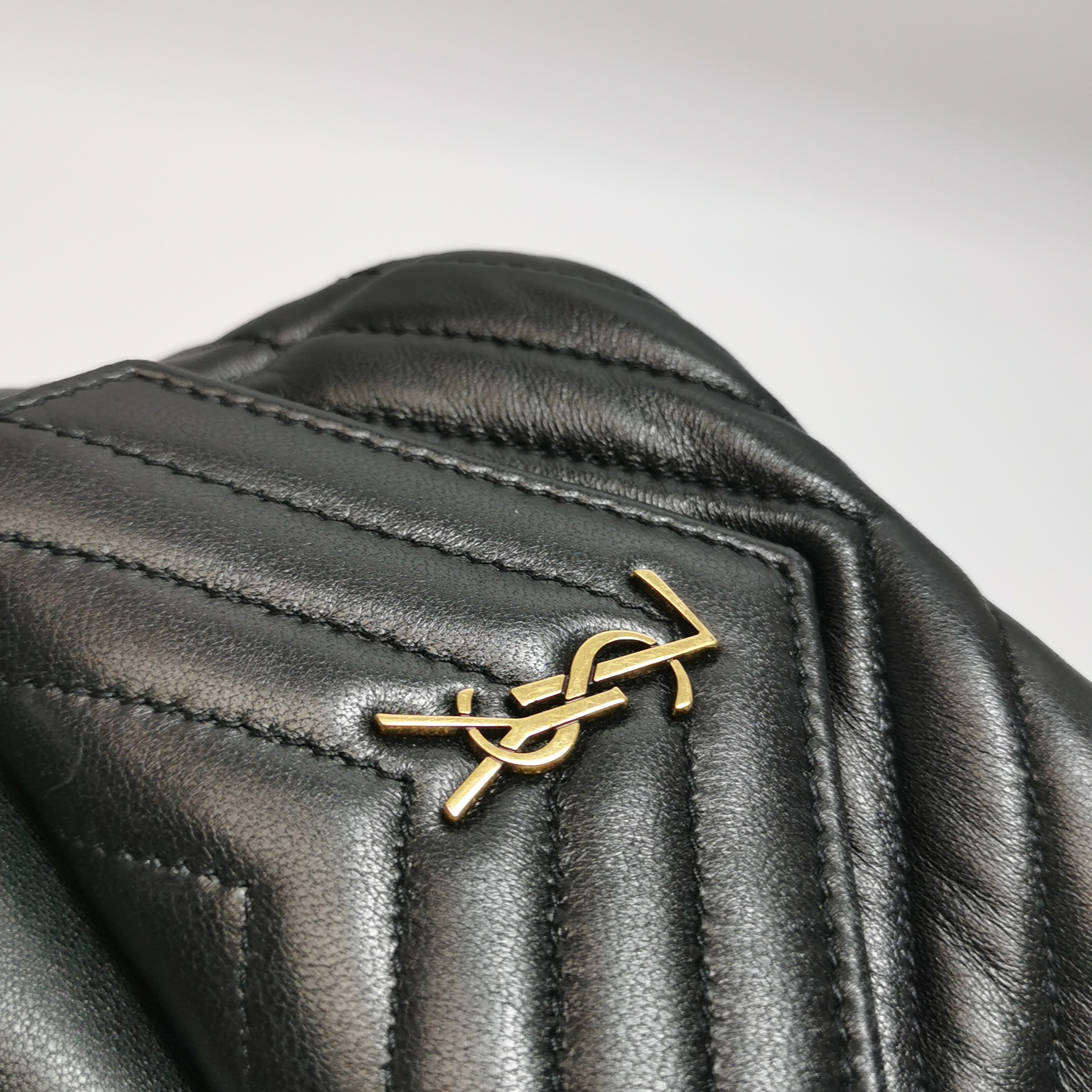 Saint Laurent Joe Bucket Bag Matelasse Chevron Leather Mini — photo 9 of 15