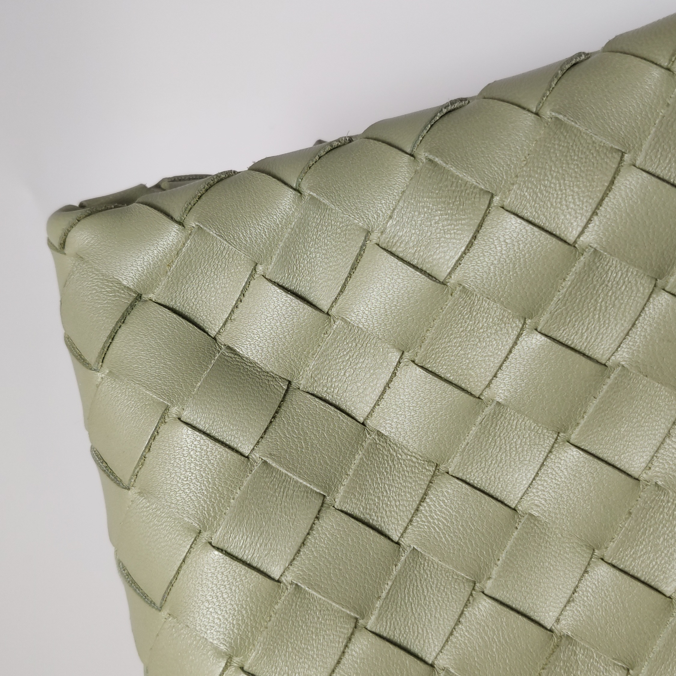 Bottega Veneta Loop Crossbody Bag Intrecciato Nappa Small — photo 14 of 15
