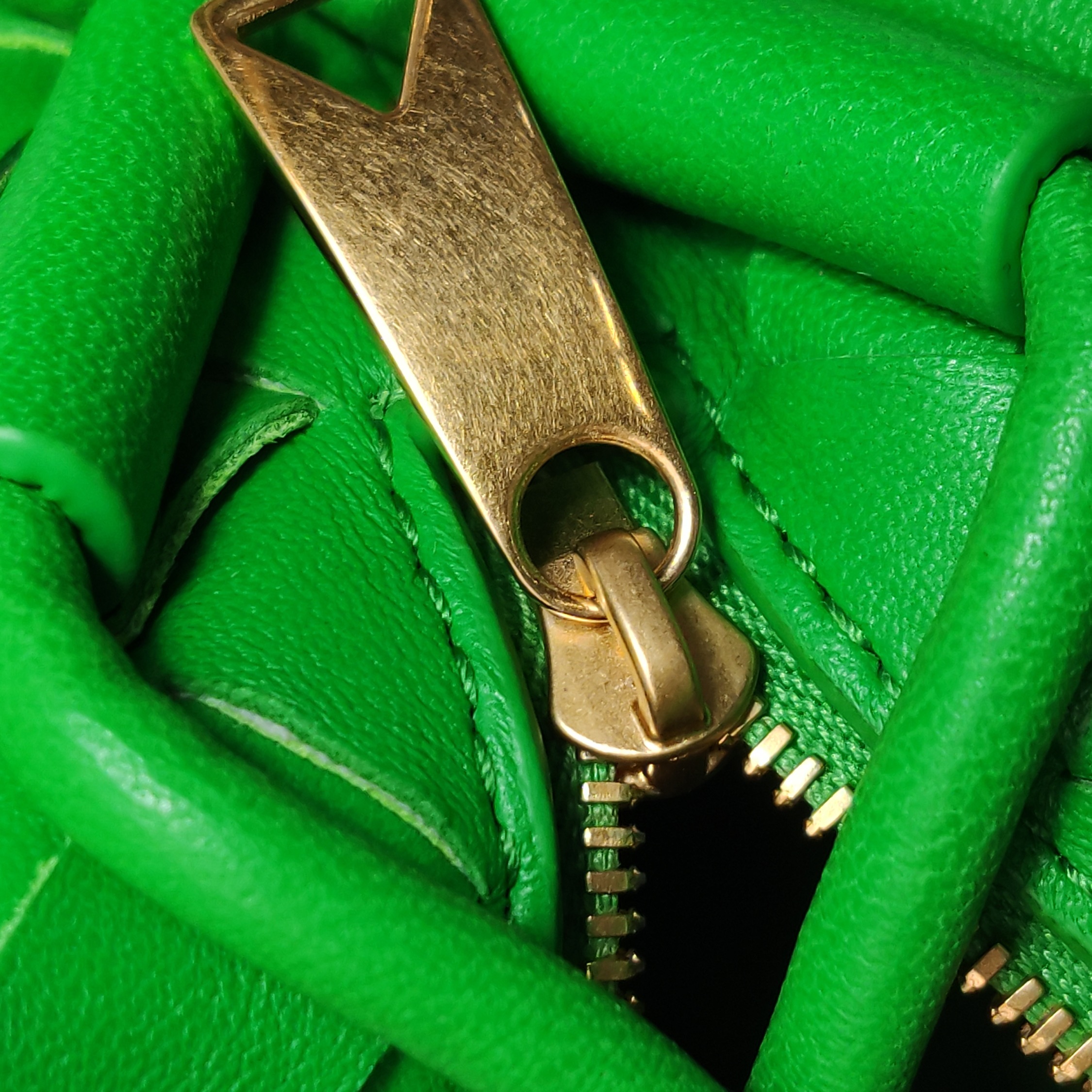 Bottega Veneta Loop Crossbody Bag Intrecciato Nappa Mini — photo 9 of 9