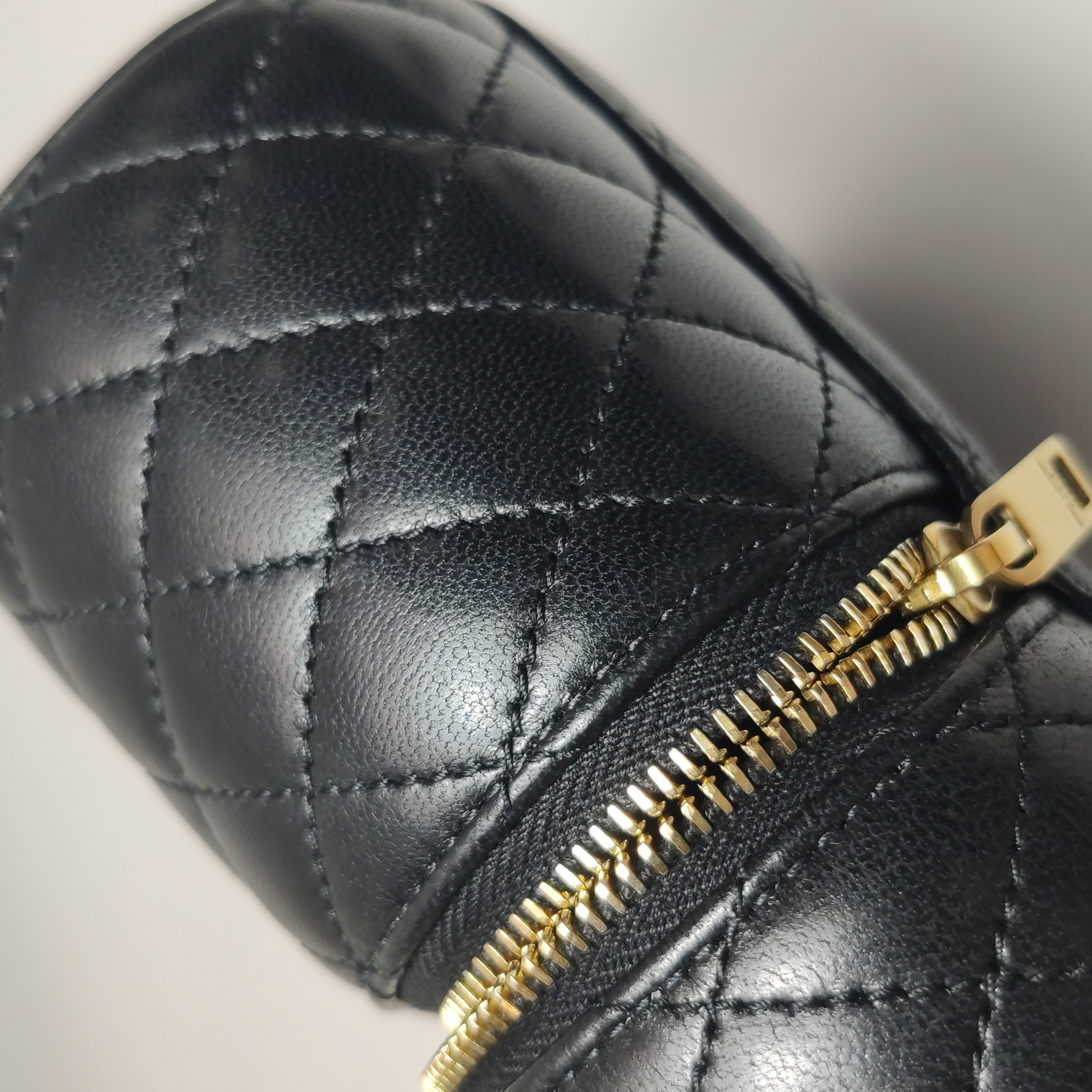 Saint Laurent Gaby Zip Around Vanity Bag Quilted Leather — photo 15 of 16
