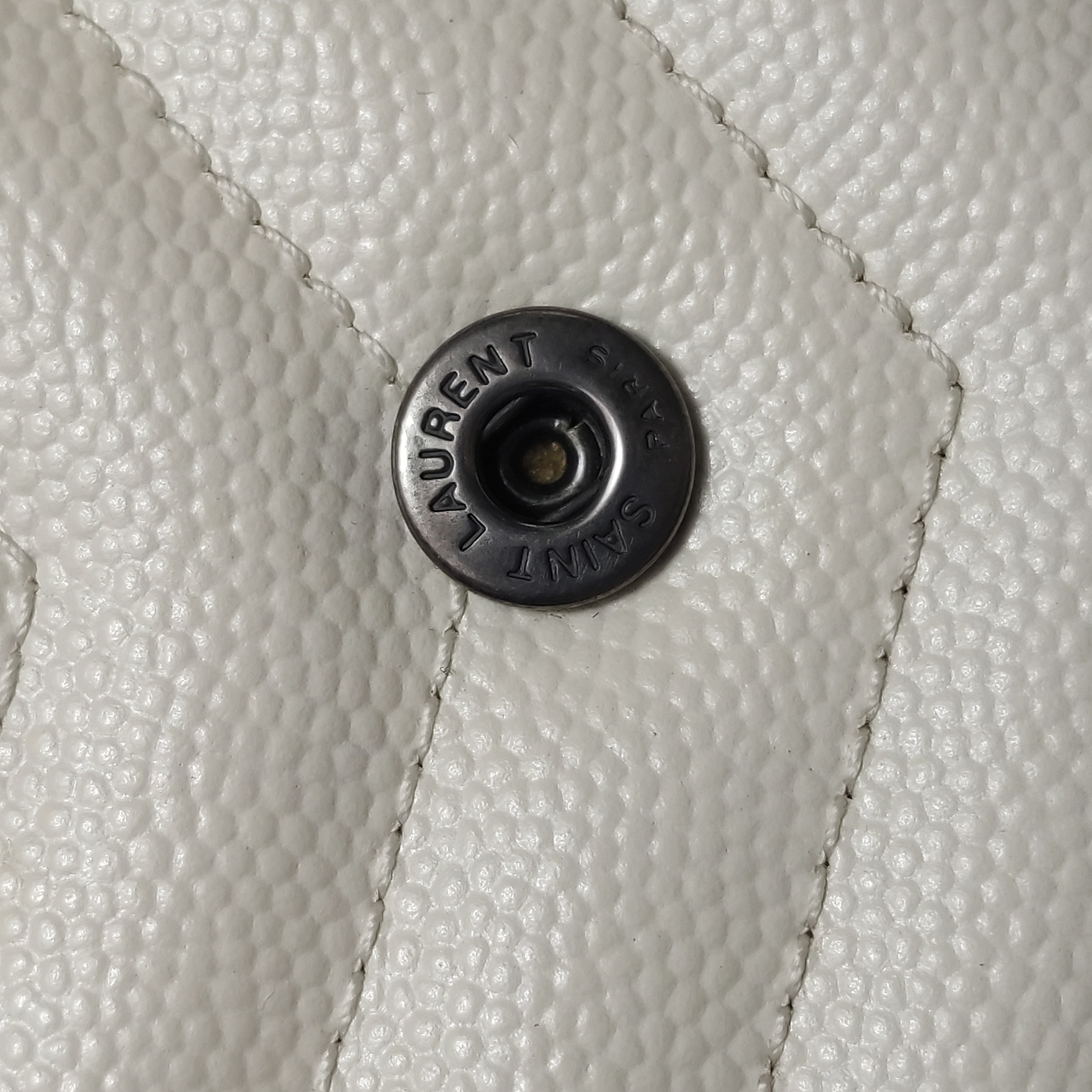 Saint Laurent Classic Monogram Wallet on Chain Matelasse Chevron Leather Small — photo 14 of 17
