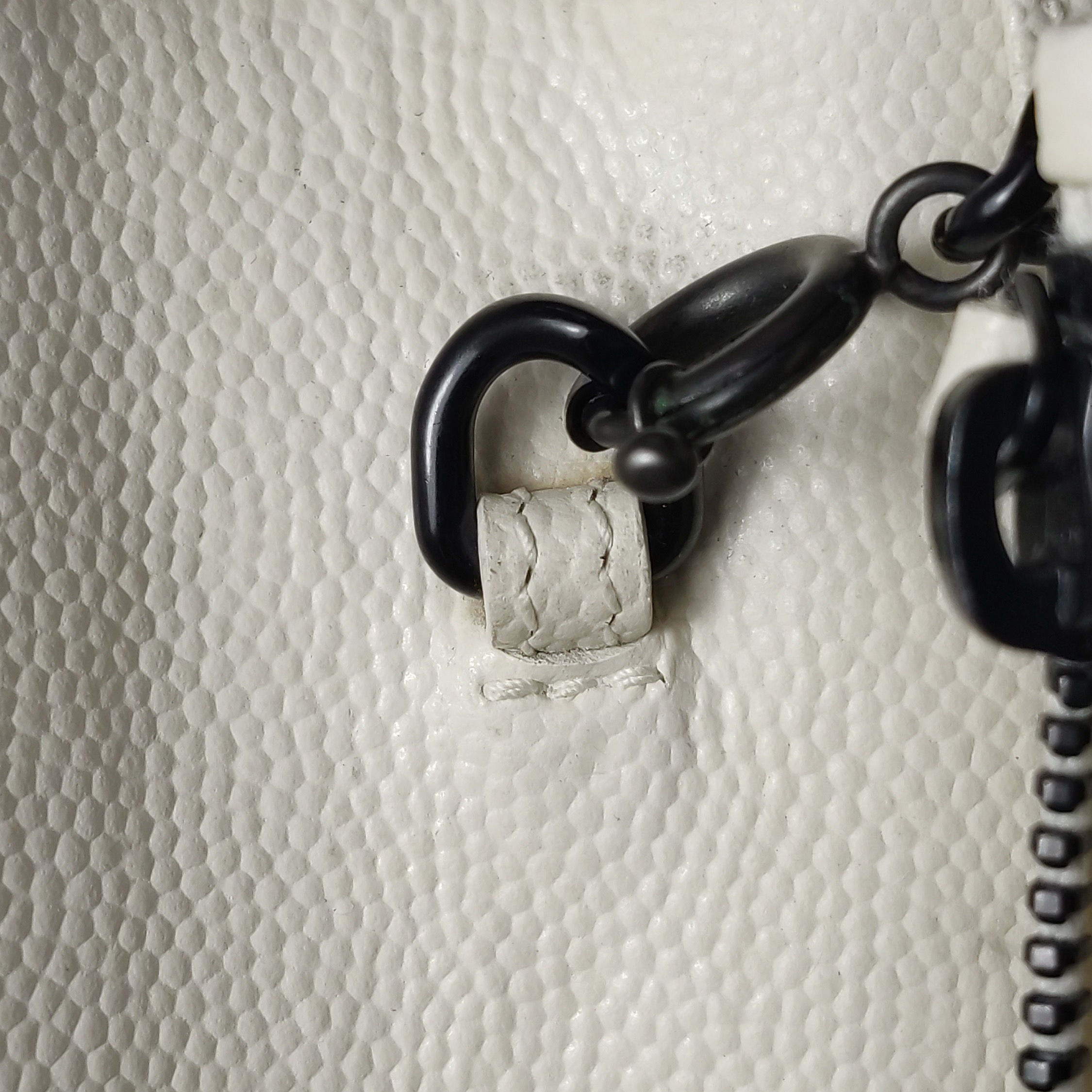 Saint Laurent Classic Monogram Wallet on Chain Matelasse Chevron Leather Small — photo 11 of 17