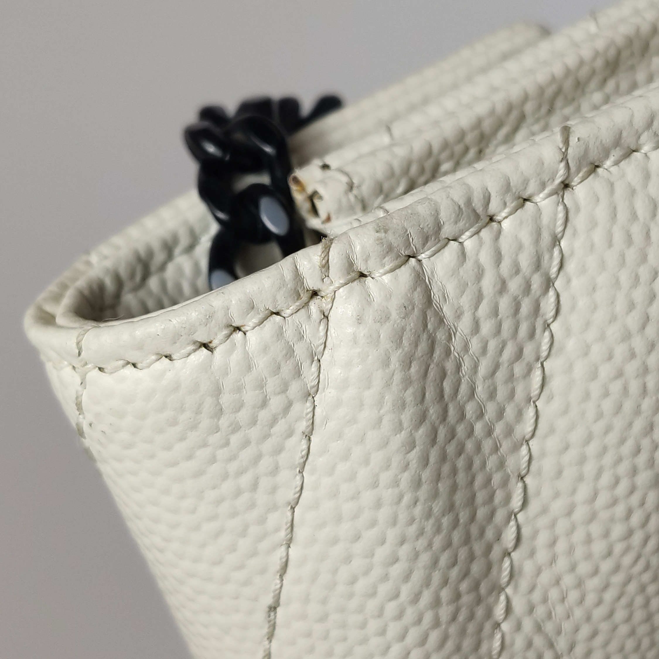 Saint Laurent Classic Monogram Wallet on Chain Matelasse Chevron Leather Small — photo 13 of 17