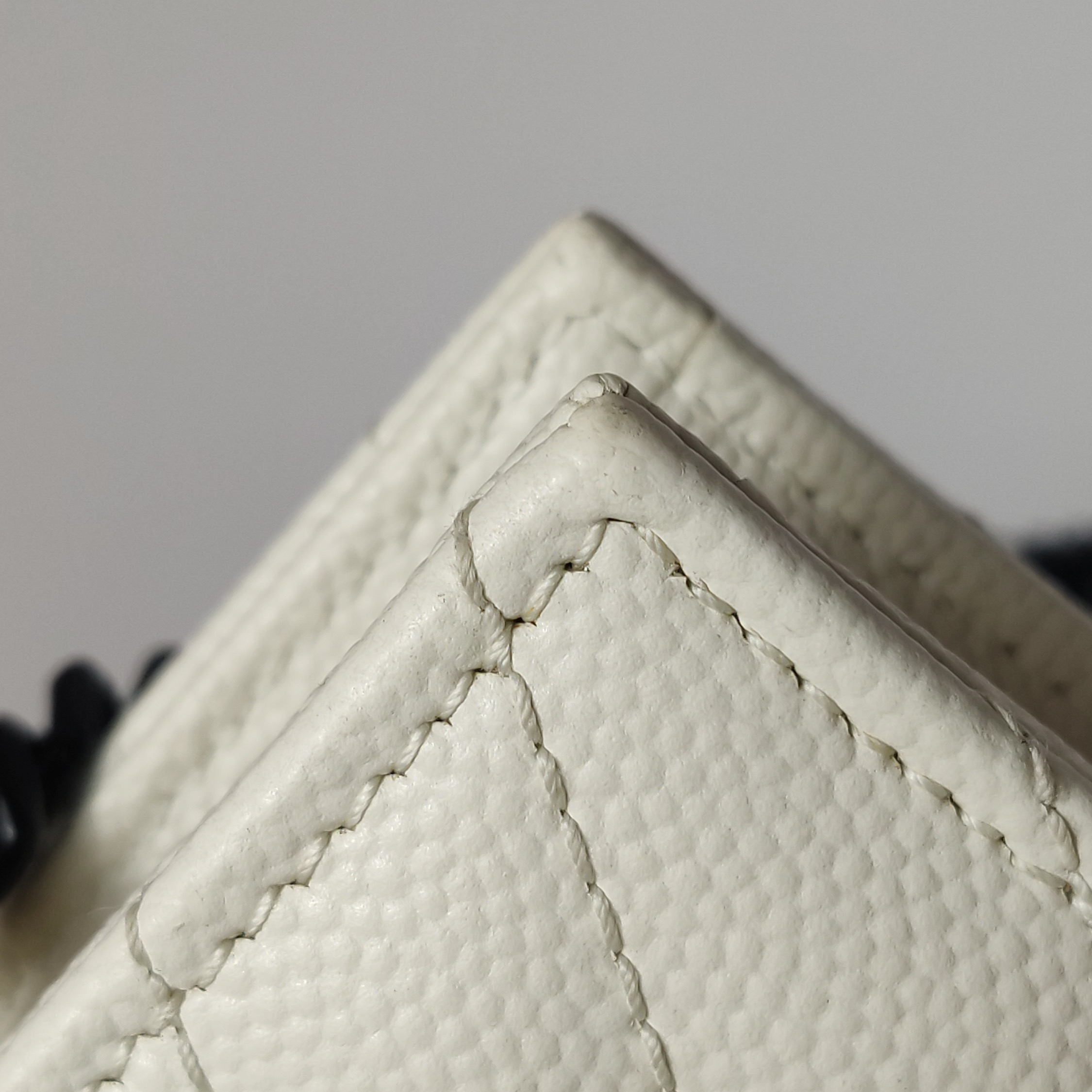 Saint Laurent Classic Monogram Wallet on Chain Matelasse Chevron Leather Small — photo 15 of 17
