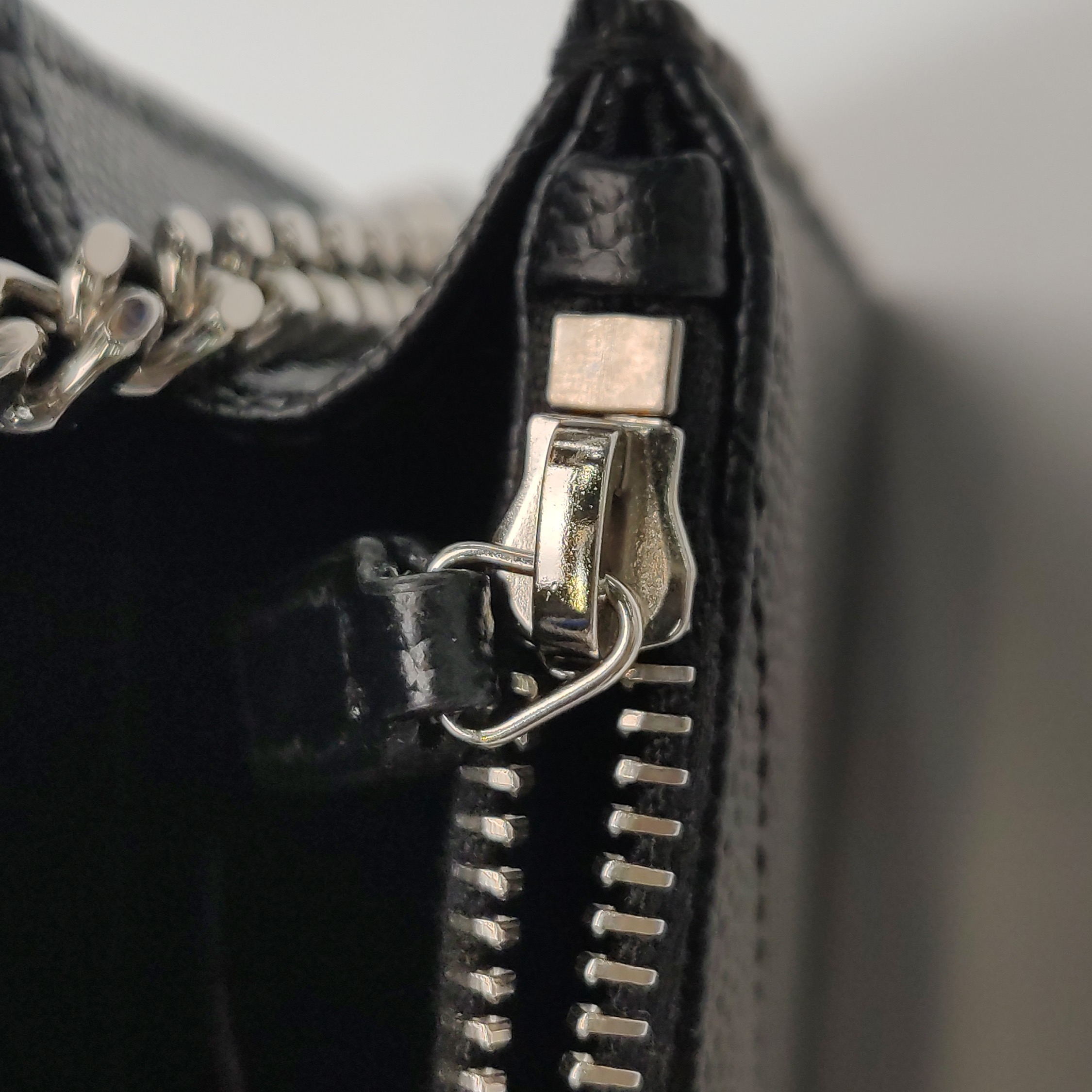 Saint Laurent Classic Monogram Envelope Satchel Matelasse Chevron Leather — photo 10 of 16