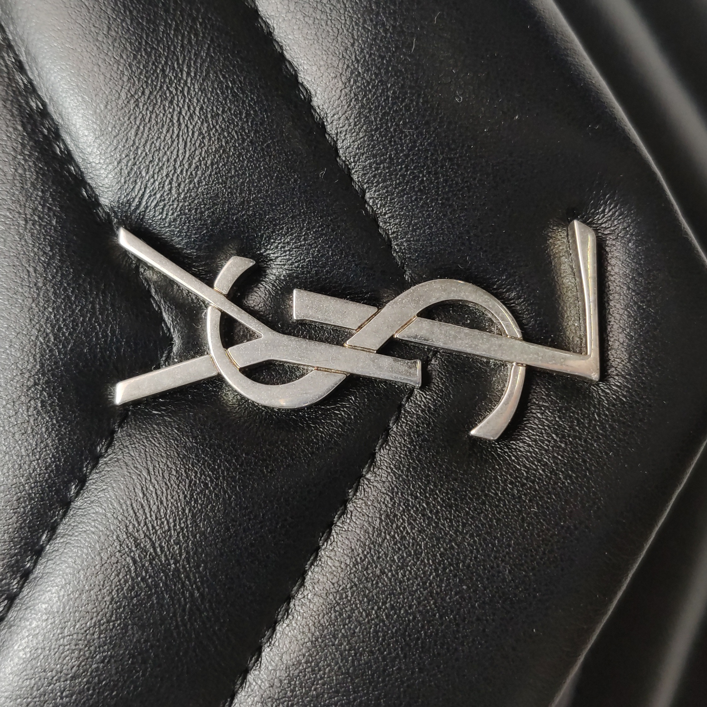 Saint Laurent Loulou Shoulder Bag Matelasse Chevron Leather Toy — photo 9 of 16