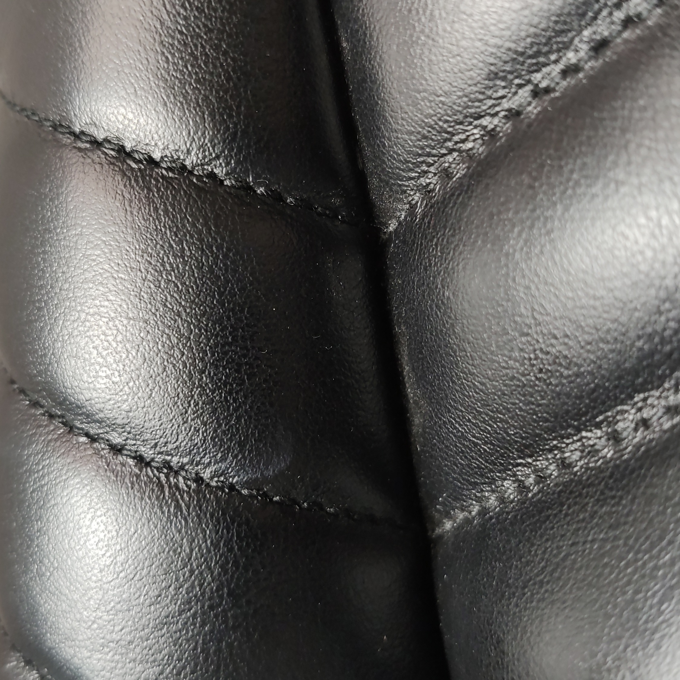 Saint Laurent Loulou Shoulder Bag Matelasse Chevron Leather Medium — photo 12 of 16