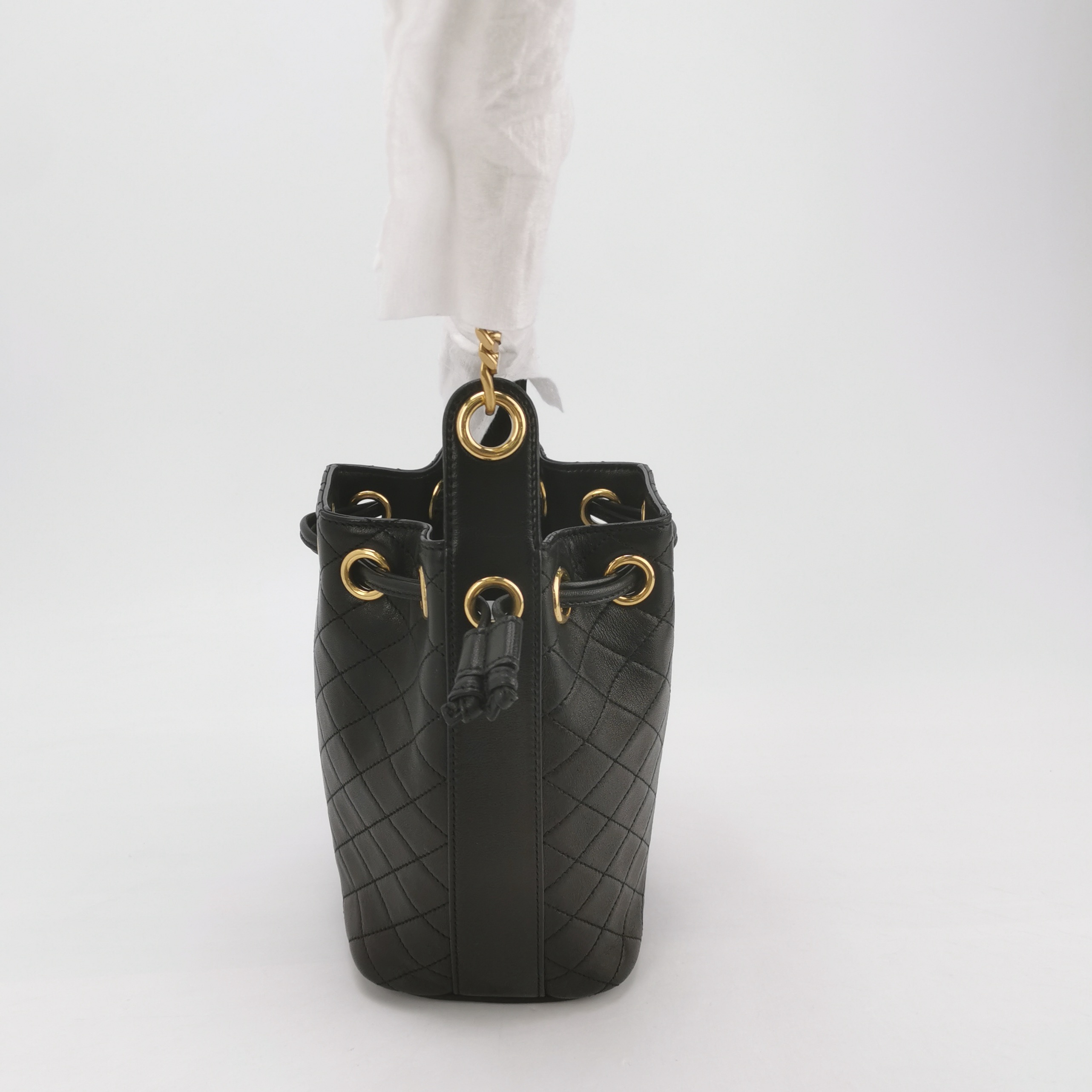 Saint Laurent Cassandre Black Bucket Bag — photo 4 of 15