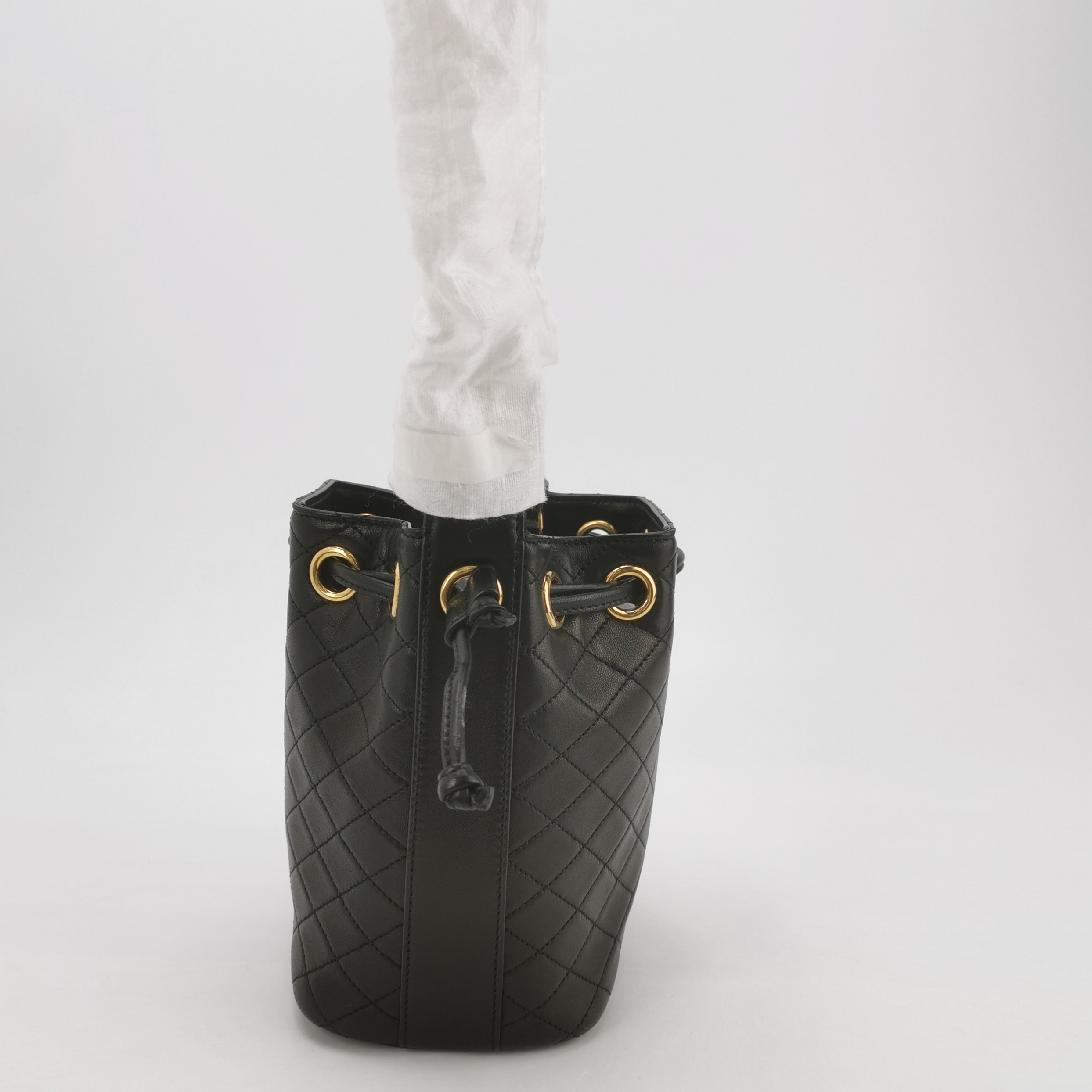 Saint Laurent Cassandre Black Bucket Bag — photo 5 of 15