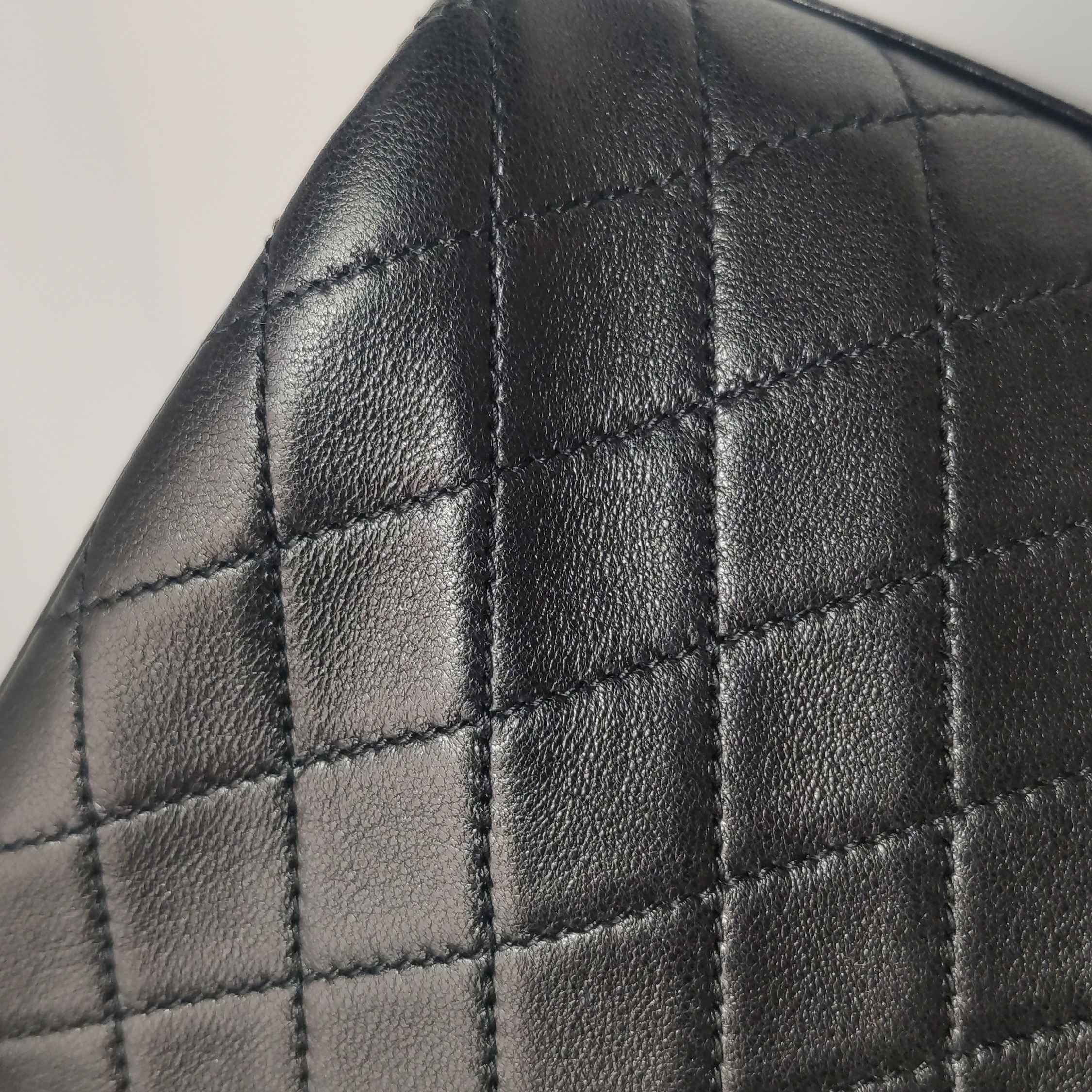 Saint Laurent Cassandre Black Bucket Bag — photo 13 of 15