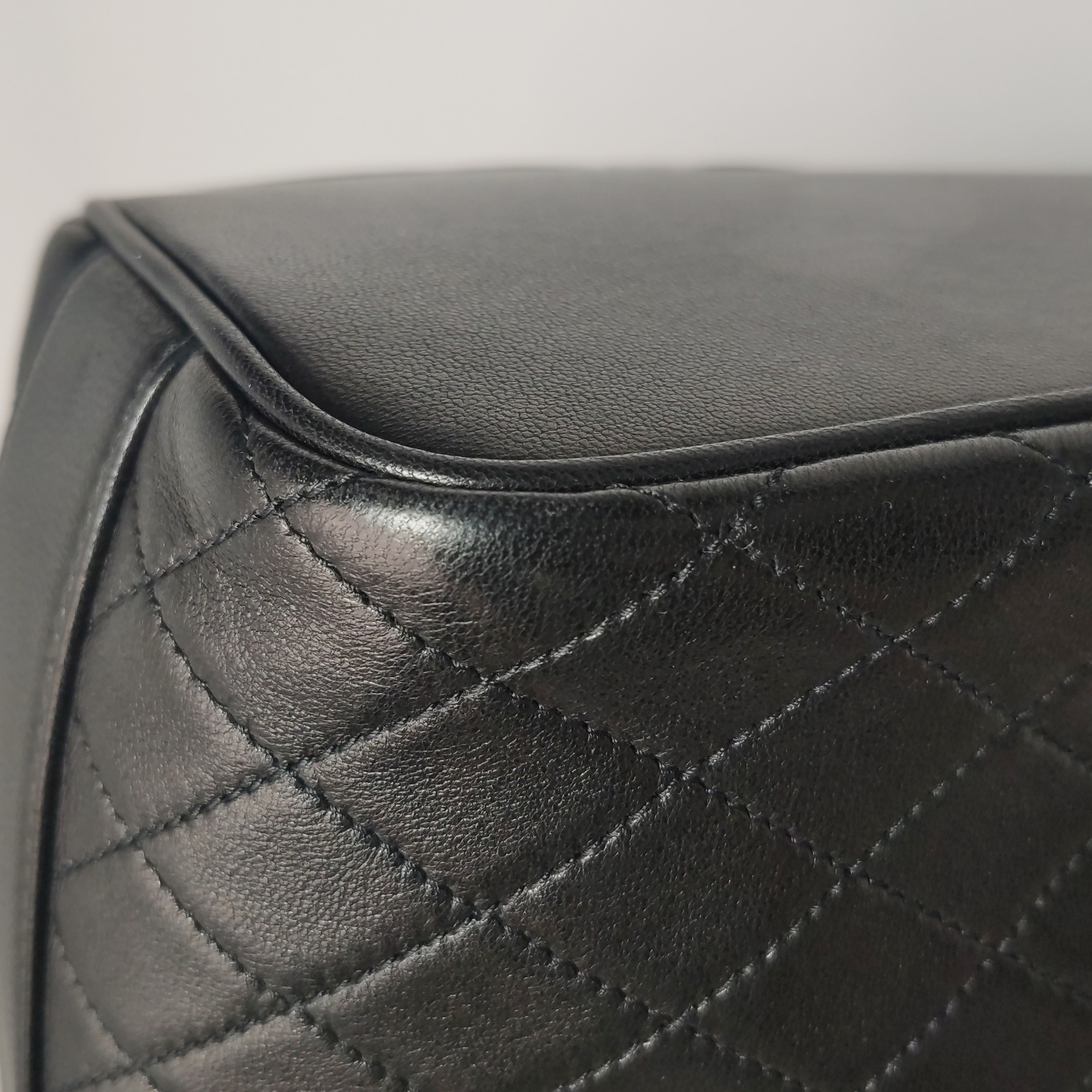 Saint Laurent Cassandre Black Bucket Bag — photo 14 of 15