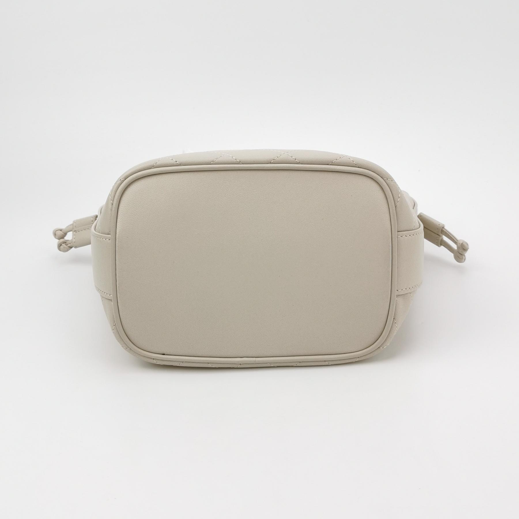 Saint Laurent Cassandre Black Bucket Bag — photo 6 of 12