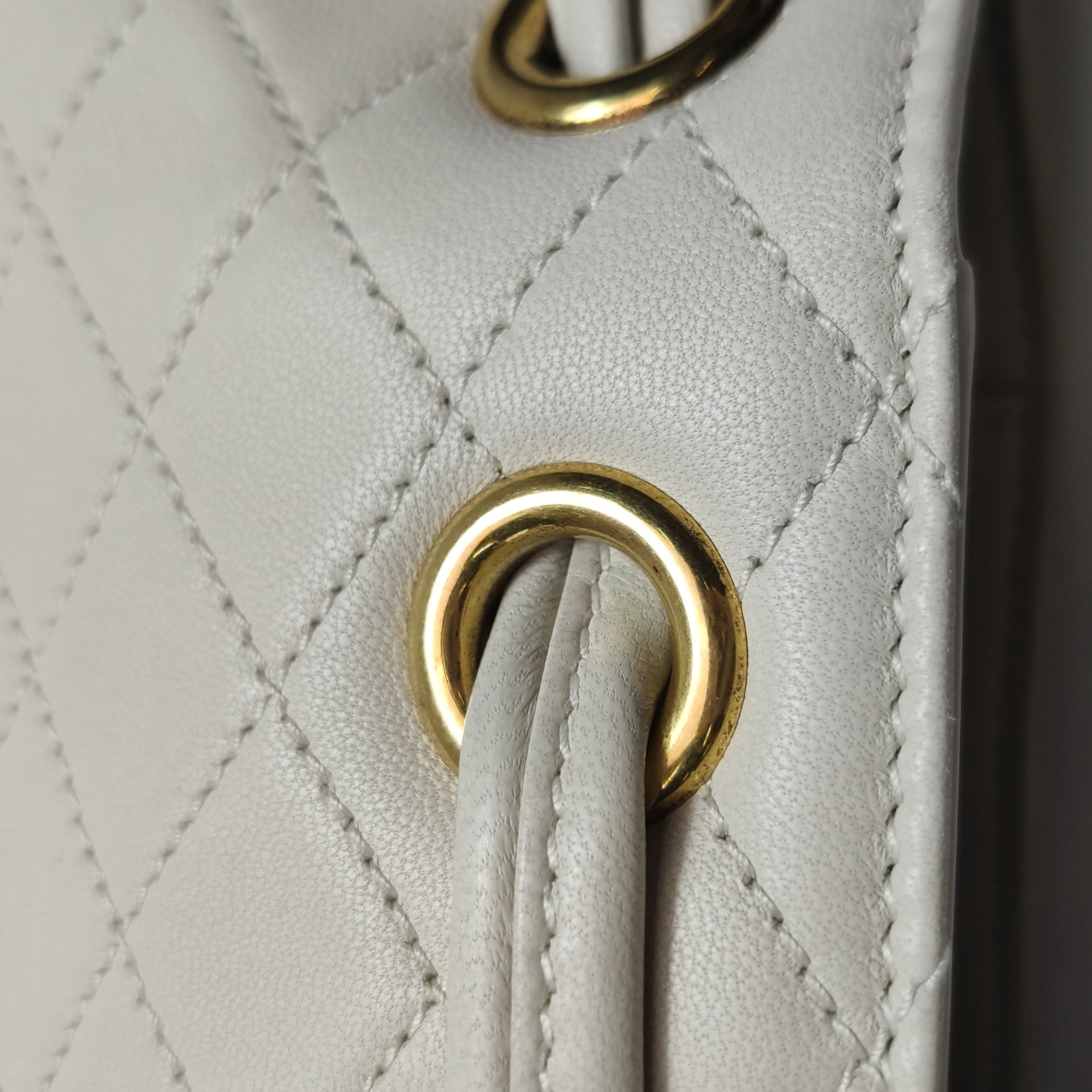 Saint Laurent Cassandre Black Bucket Bag — photo 9 of 12