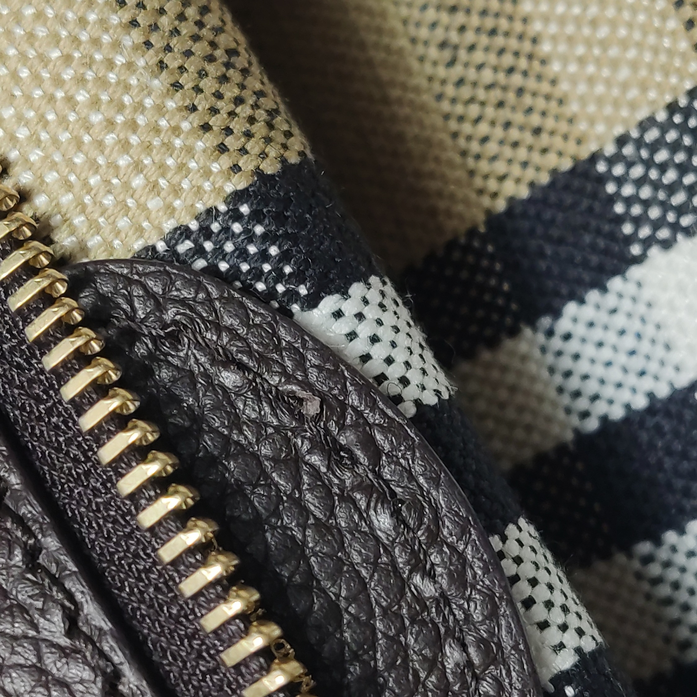 Burberry Vintage Check Coated Canvas Bag — photo 9 of 12