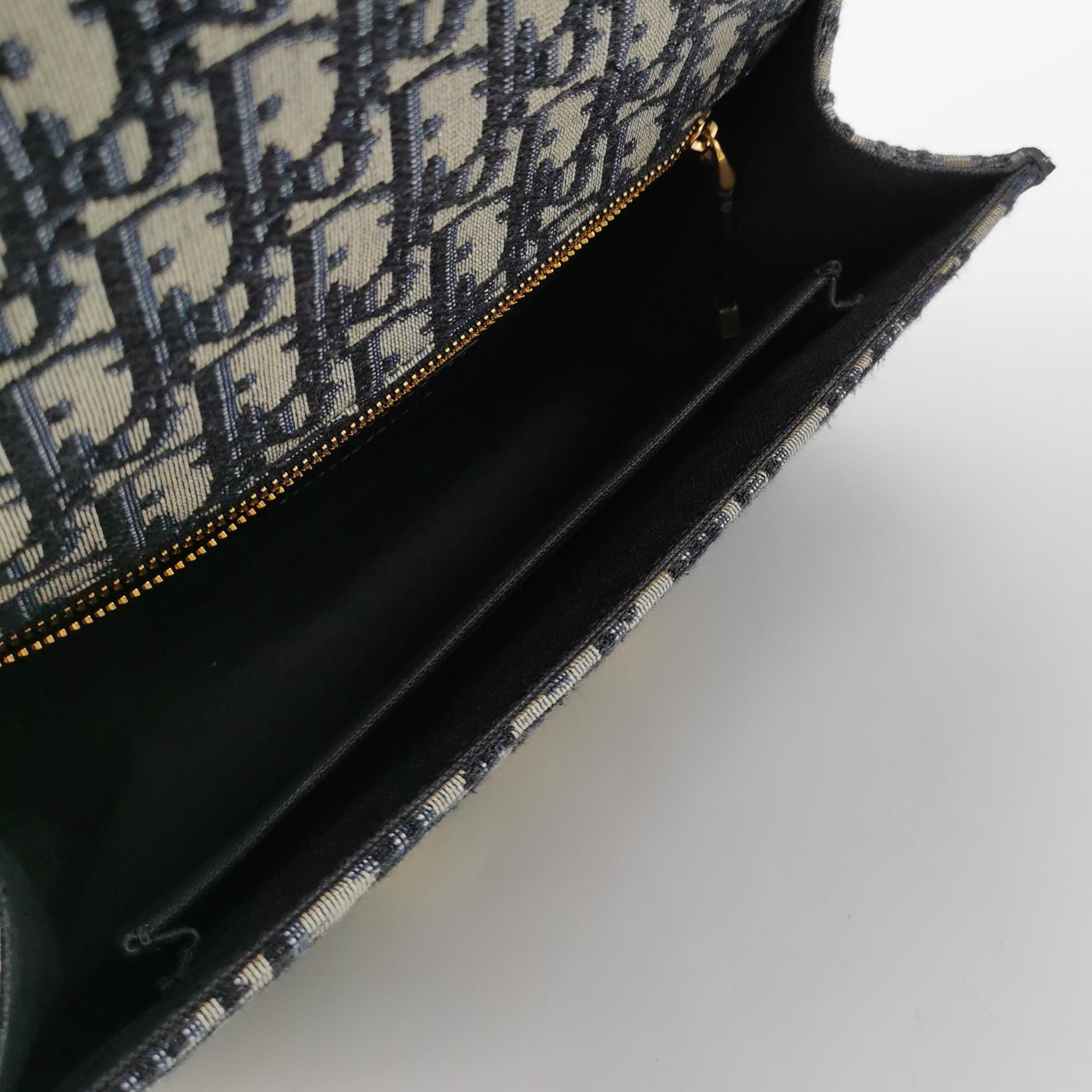 Dior 30 Montaigne Chain Flap Bag Oblique Canvas — photo 7 of 13