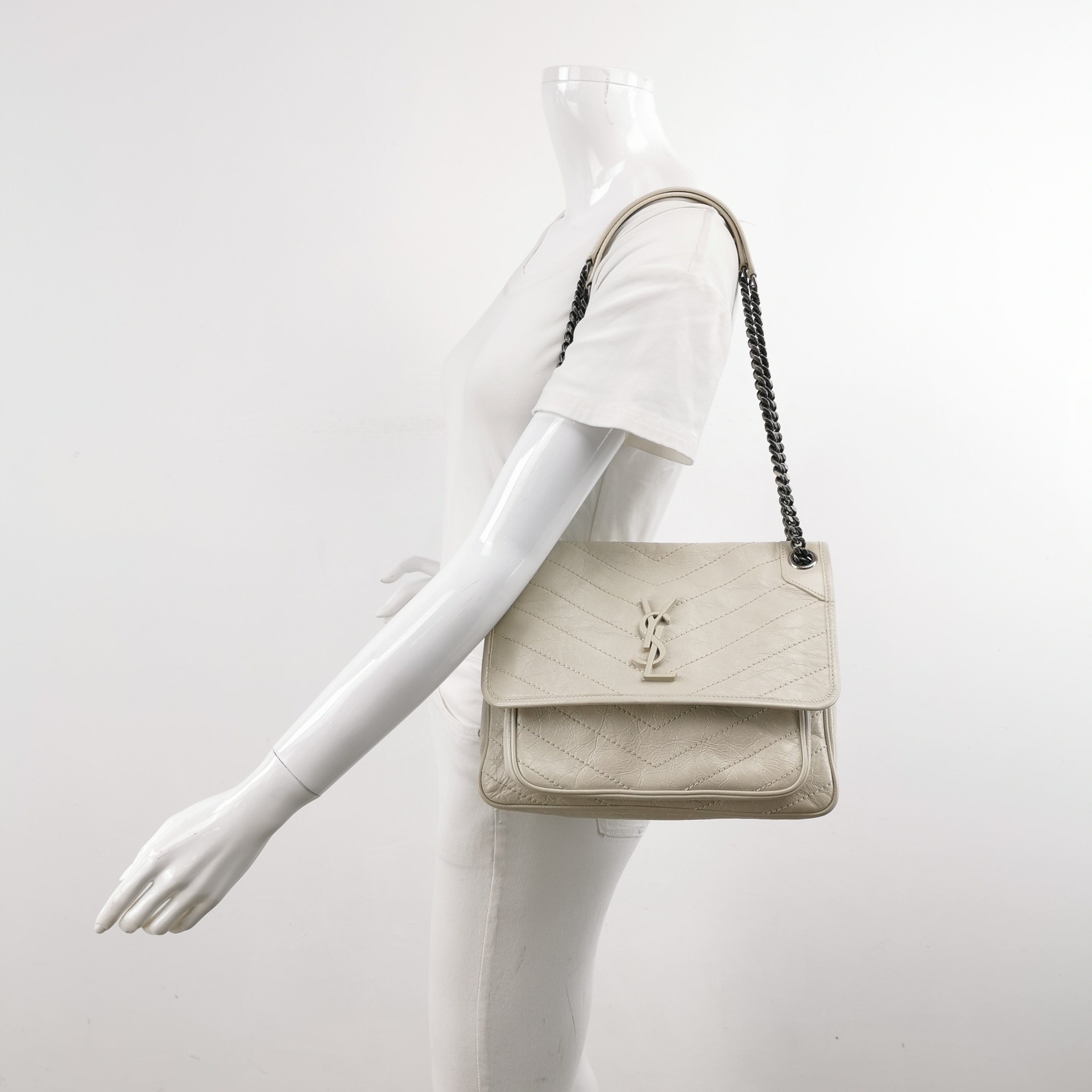 Saint Laurent（YSL） Niki Chain Flap Bag Matelasse Chevron Leather Medium — alternate view