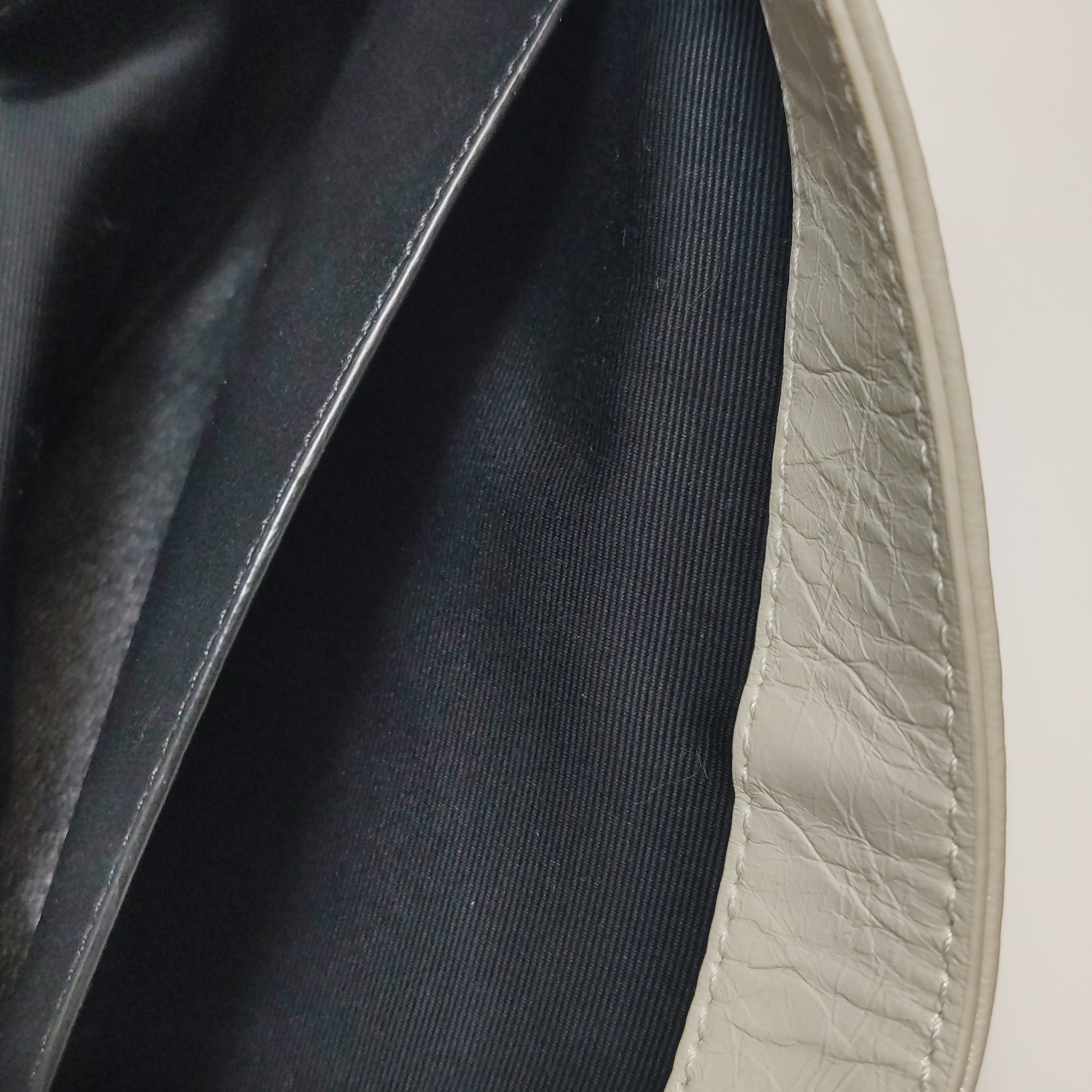 Saint Laurent（YSL） Niki Chain Flap Bag Matelasse Chevron Leather Medium — photo 14 of 17