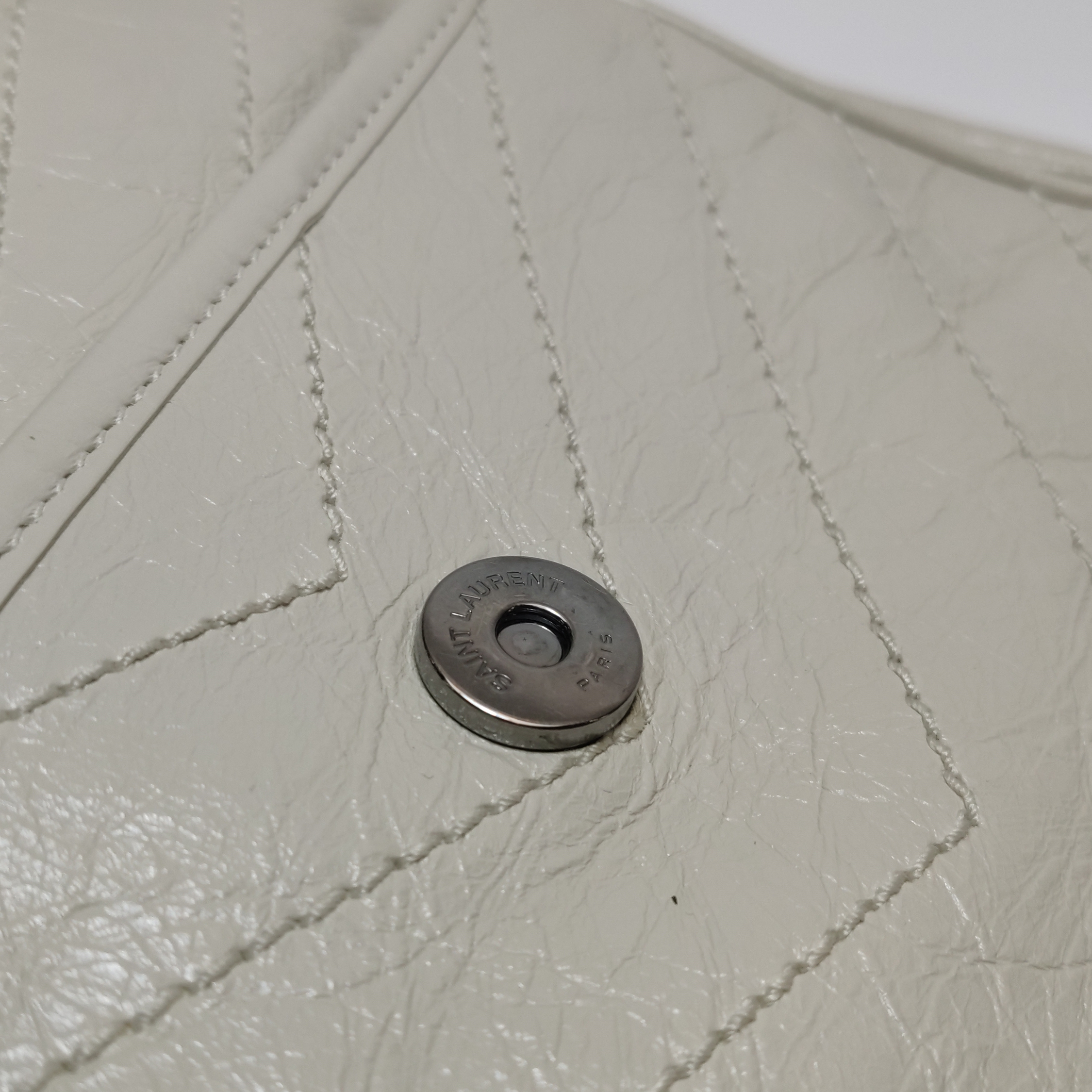 Saint Laurent（YSL） Niki Chain Flap Bag Matelasse Chevron Leather Medium — photo 15 of 17