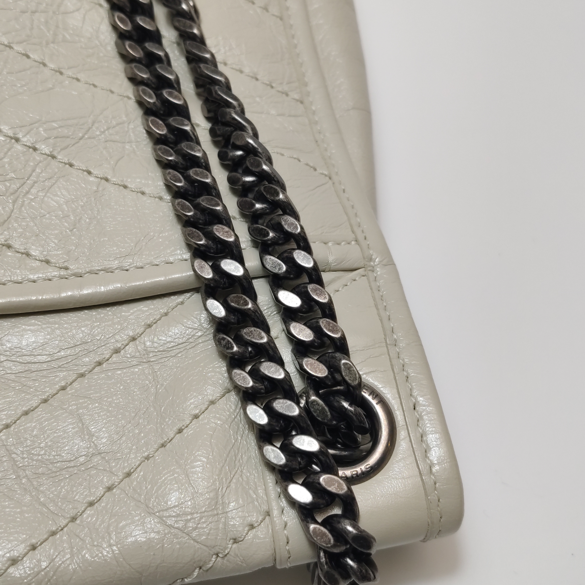 Saint Laurent（YSL） Niki Chain Flap Bag Matelasse Chevron Leather Medium — photo 11 of 17