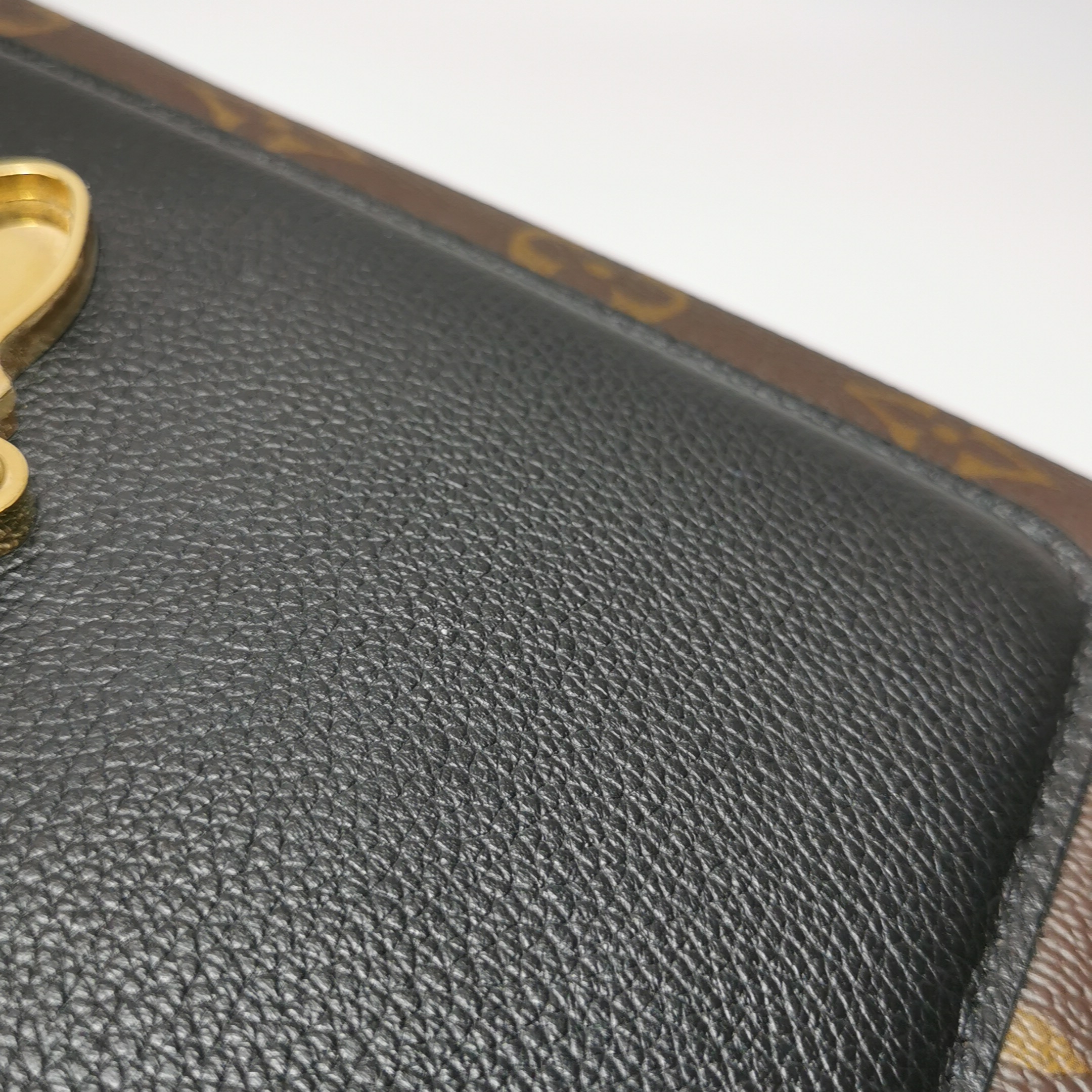 Louis Vuitton(LV) Victoire Monogram Canvas Black Leather Chain Shoulder Bag — photo 9 of 13