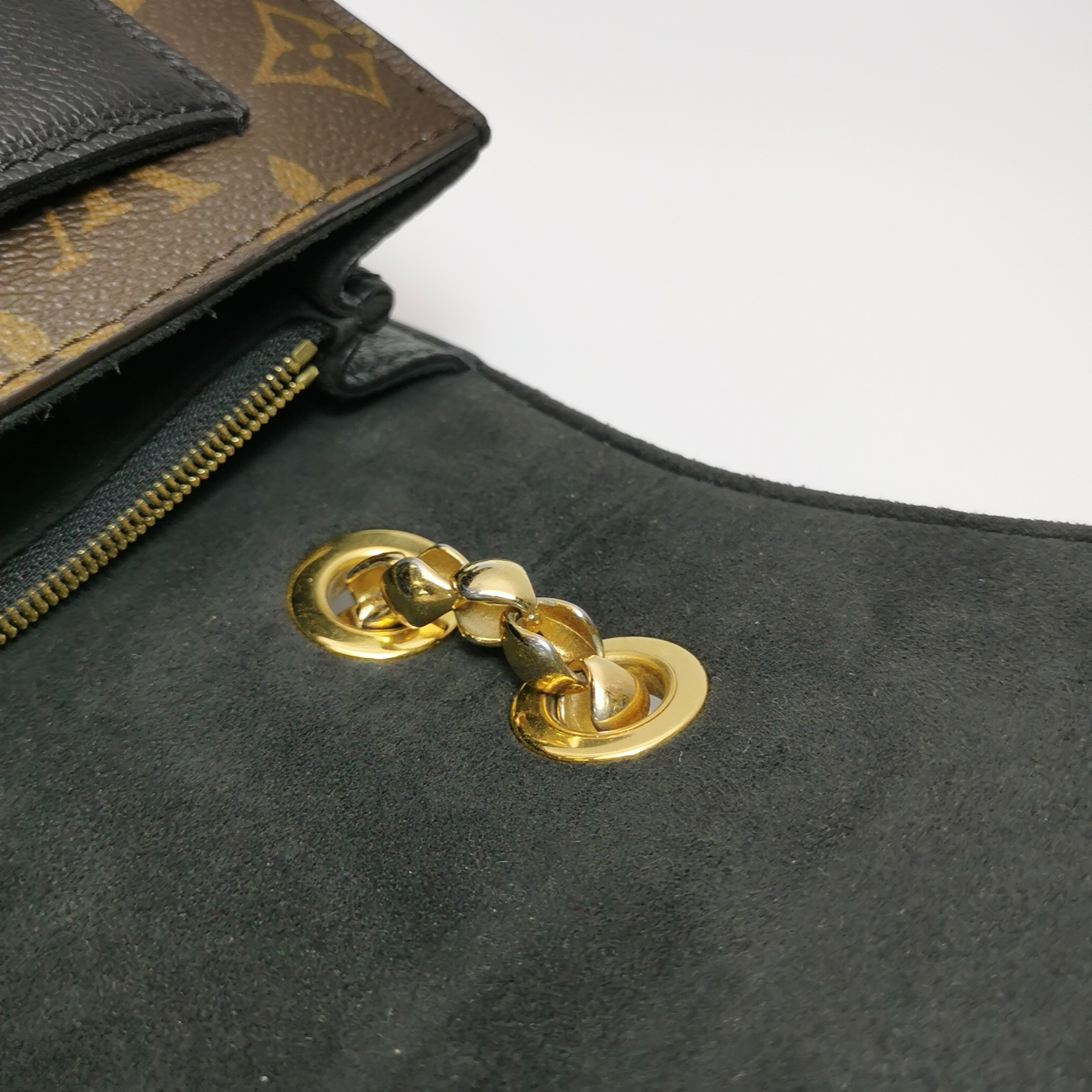 Louis Vuitton(LV) Victoire Monogram Canvas Black Leather Chain Shoulder Bag — photo 11 of 13